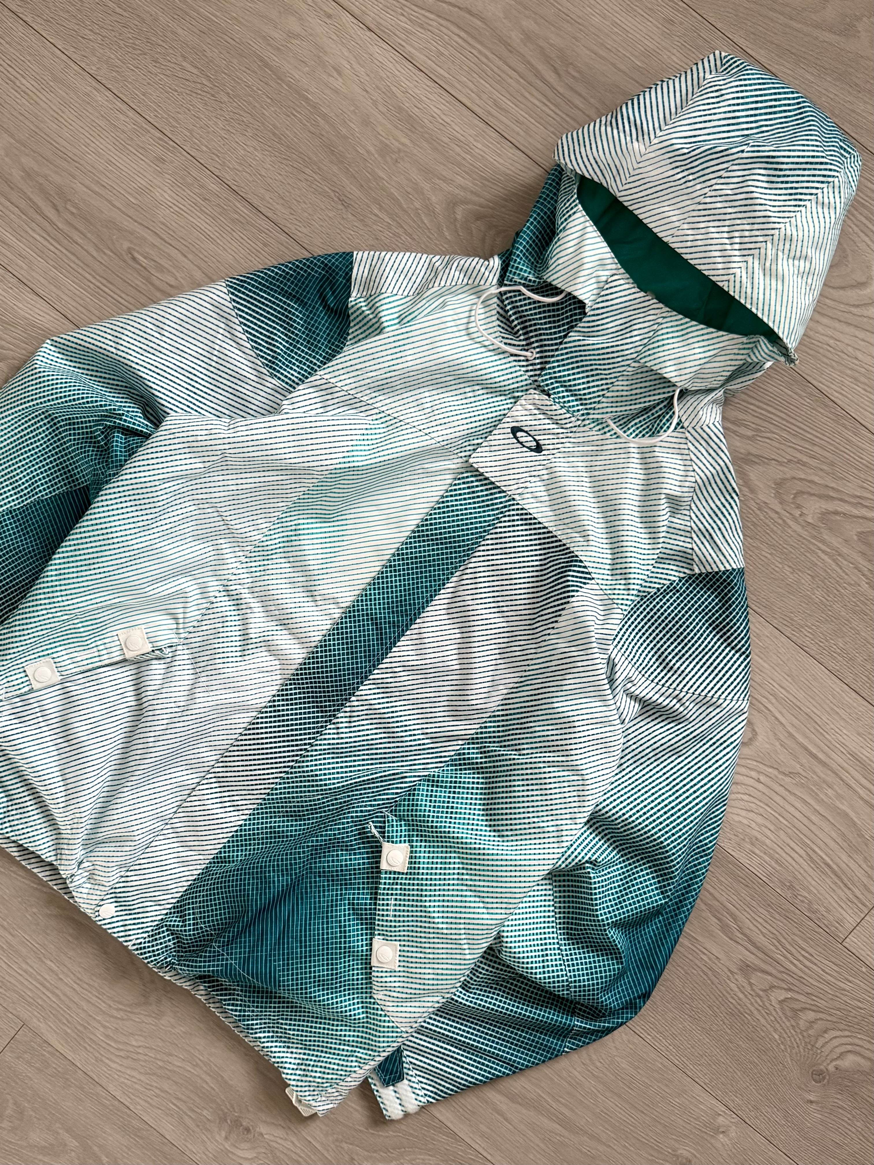 Oakley FW2010 Magnetic Hood 3D Holographic Print Technical Waterproof Jacket - Size M