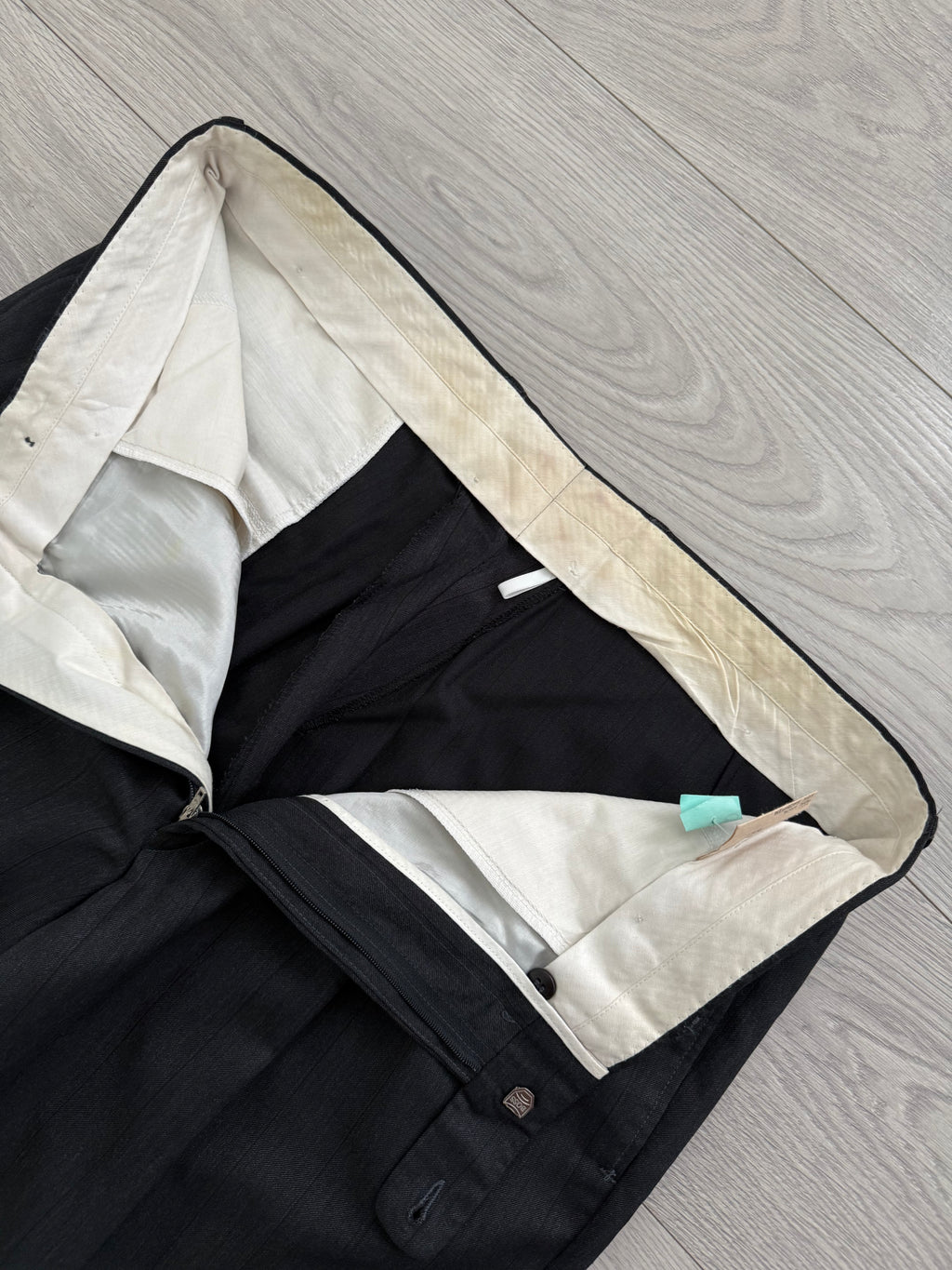 Hugo Boss 1980s 'Al Capone' Double Breasted Pleated Wool Cashmere Suit - Size XXL Jacket / 36" Waist