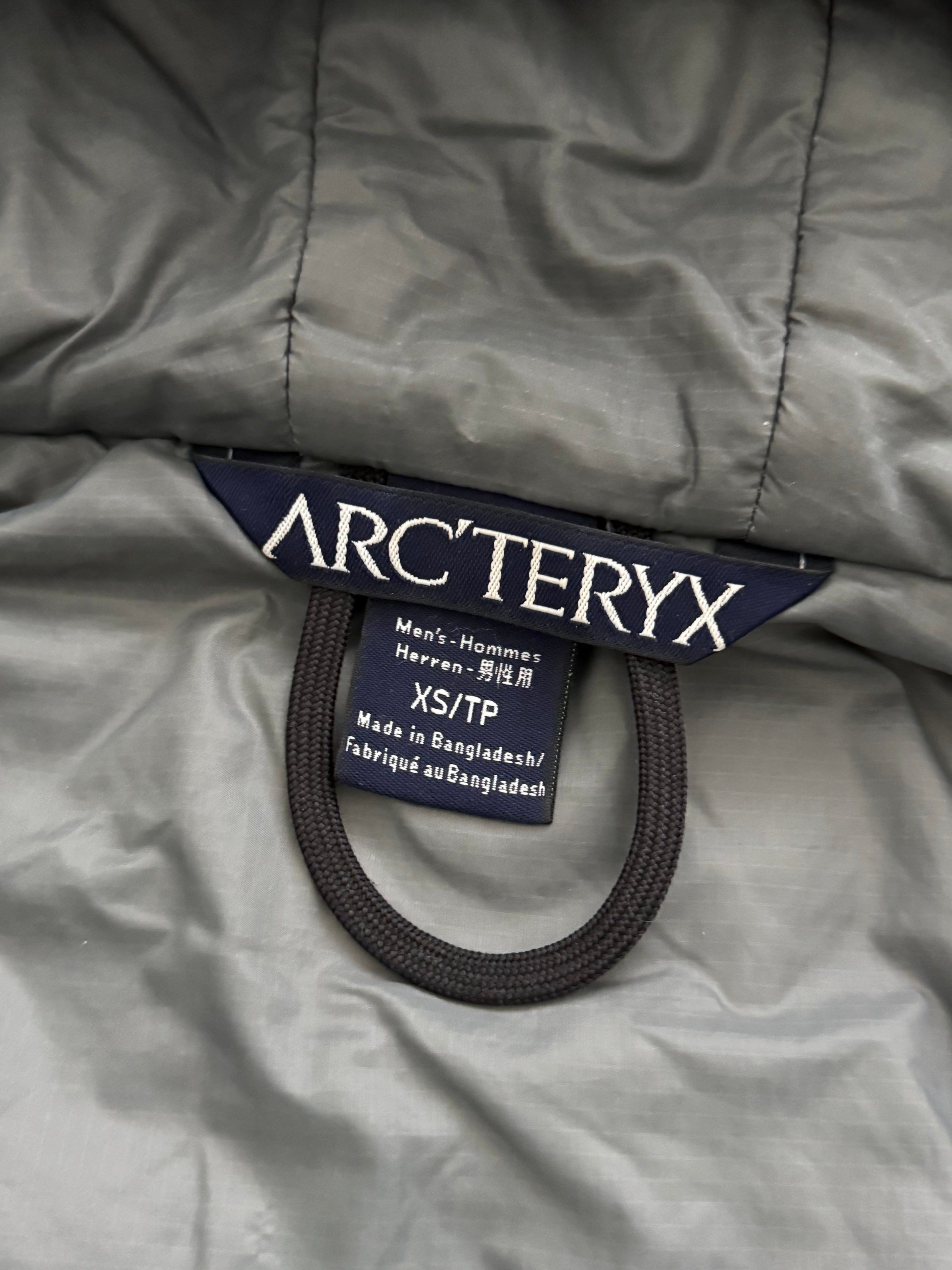 Arc'teryx LEAF Atom LT Hooded Jacket Wolf Grey - Size XS