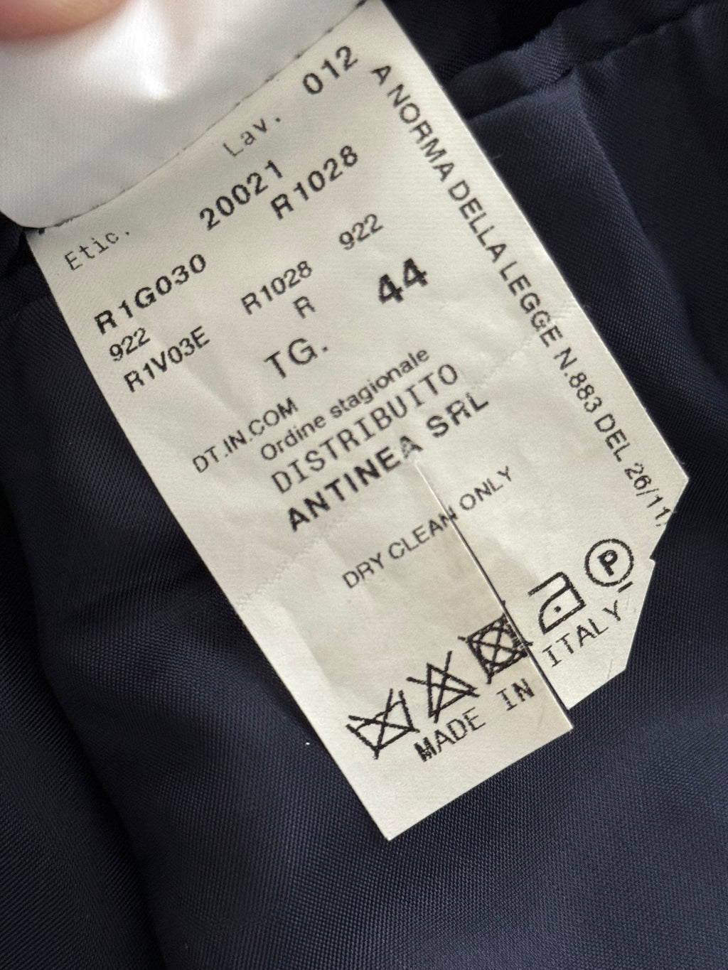 Emporio Armani 2002 3B Super 140's Wool Navy Blue Suit - Size S Jacket / 28" Waist