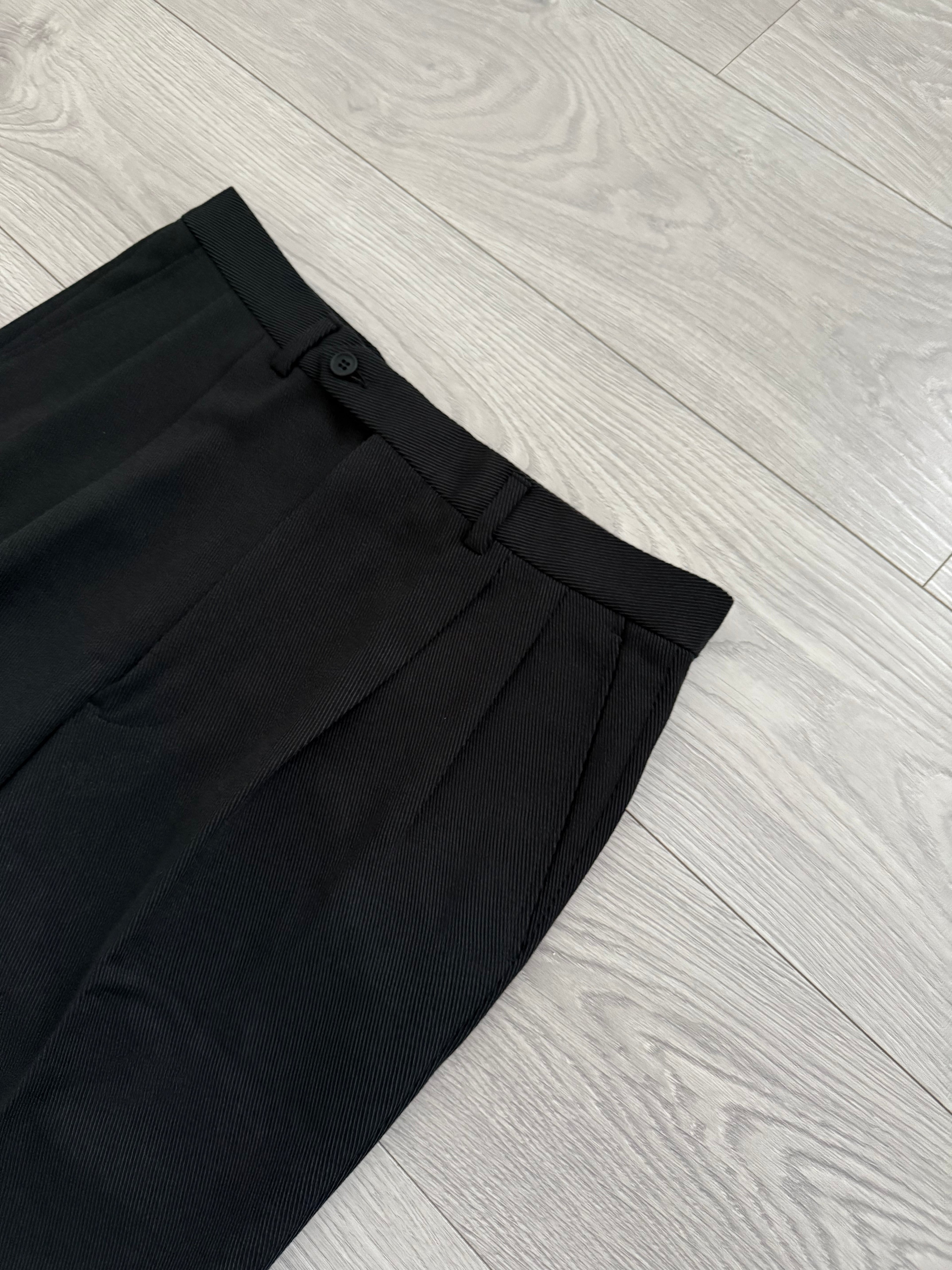 Giorgio Armani 1980s Double Breasted Pleated Wool Suit Black New - Size L Jacket / 32" Waist