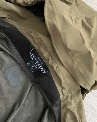 Arcteryx LEAF Alpha Gen 1 Goretex Jacket Made in Canada - Size L