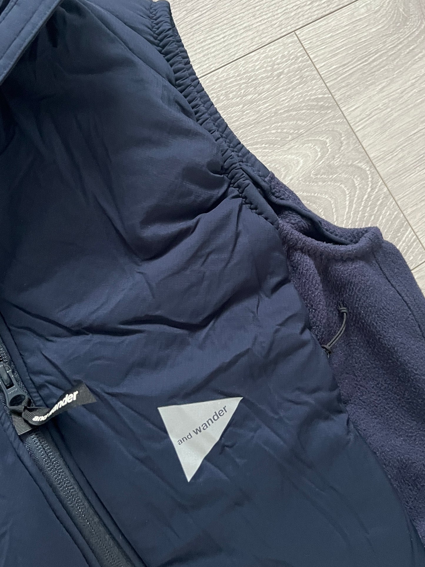 And Wander Pertex Quantum Primaloft Insulated Hybrid Vest - Size L