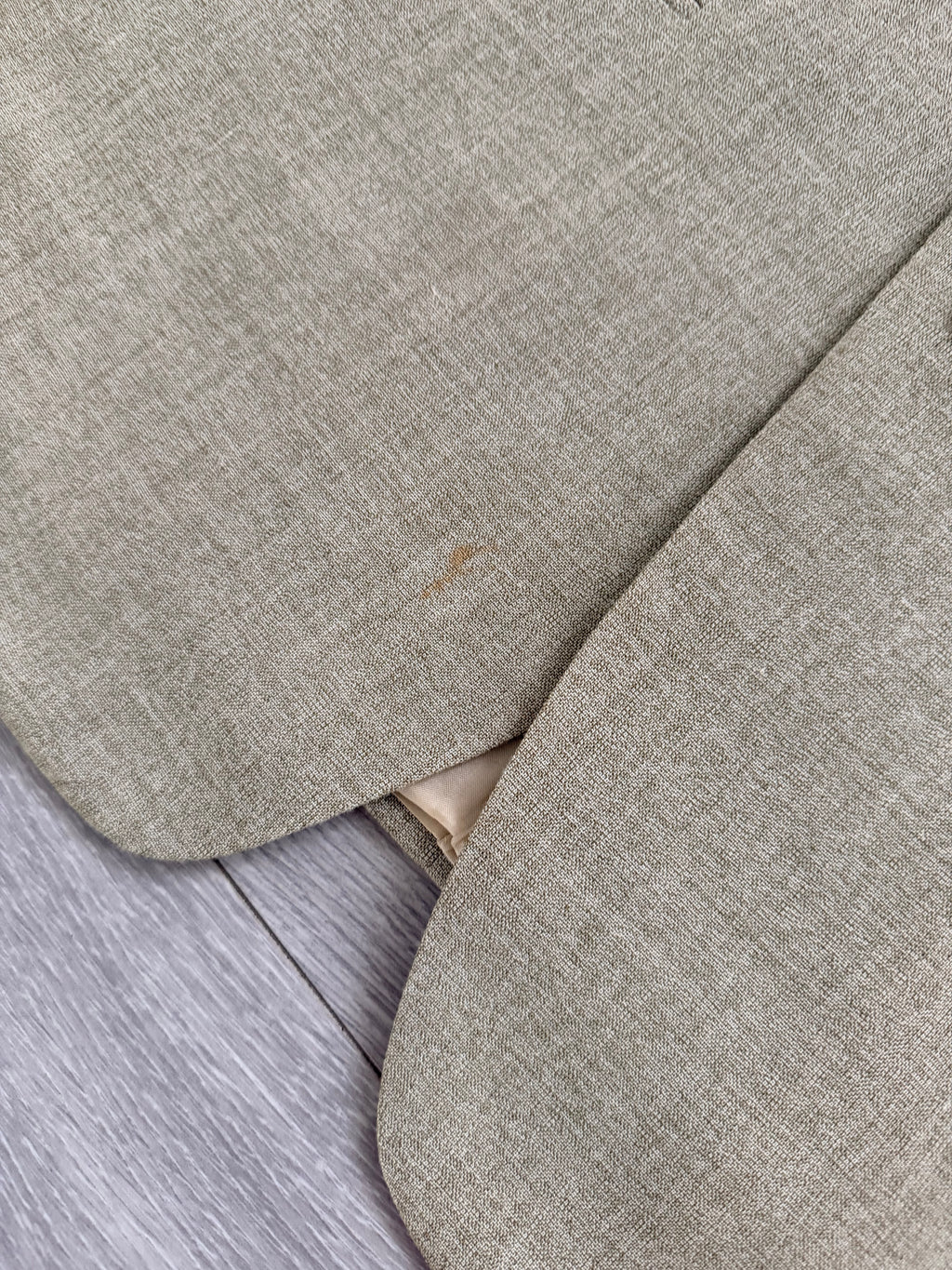 Giorgio Armani Black Label 1990s 2B Pleated Rayon Wool Draped Suit Taupe Beige - Size S Jacket / 29" Waist