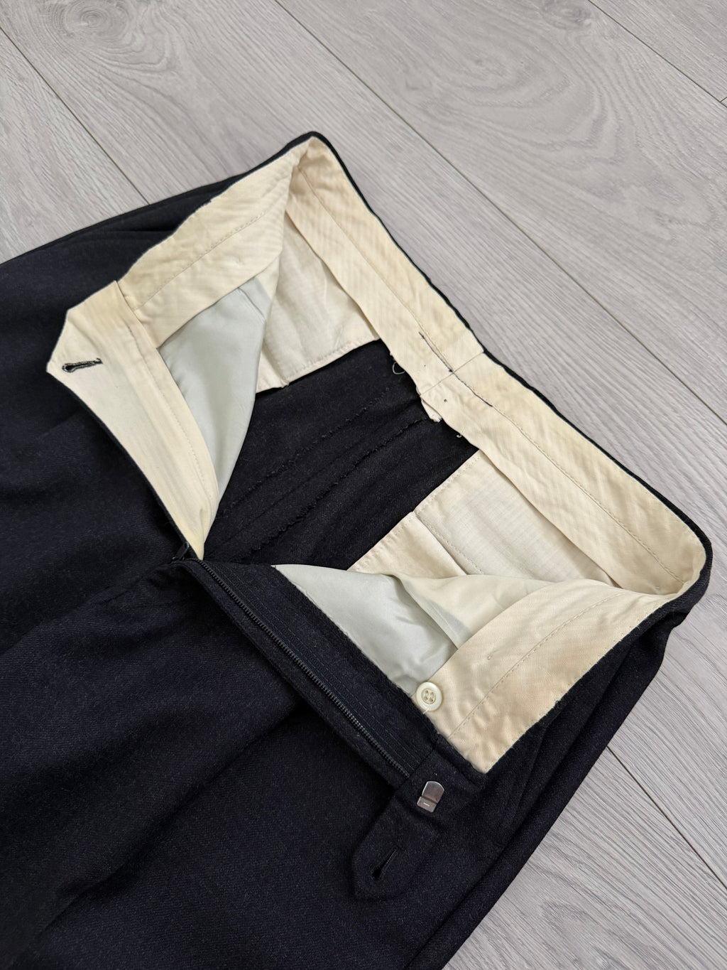 Giorgio Armani Mainline 1980s 2B Double Pleat Wool Charcoal Grey Suit - Size S Jacket / 30" Waist