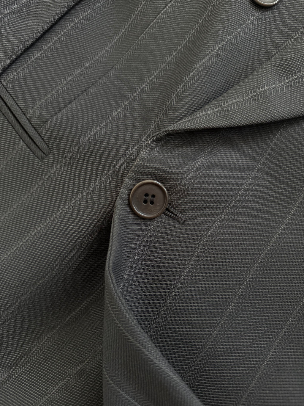 Giorgio Armani 1980s Peaked Lapel Double Breasted Striped Wool Pleated Suit - Size L Jacket / 34" Waist