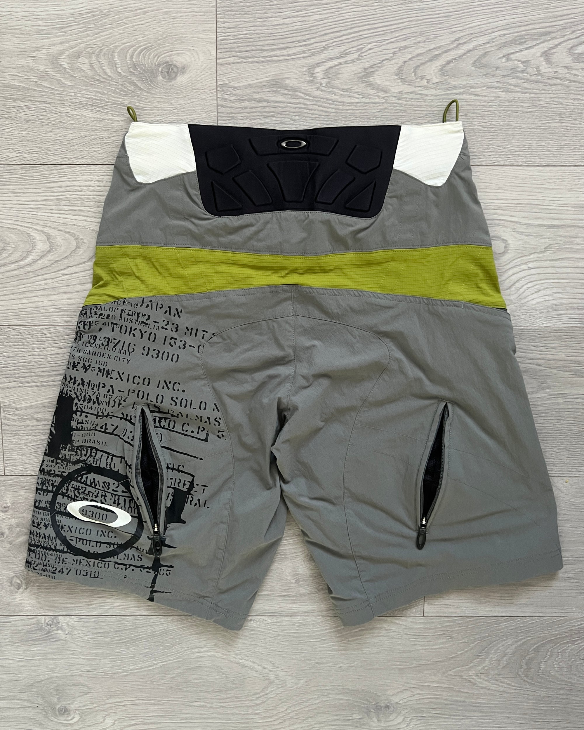 Oakley SS06 Vent Panelled Technical Shorts - Size S