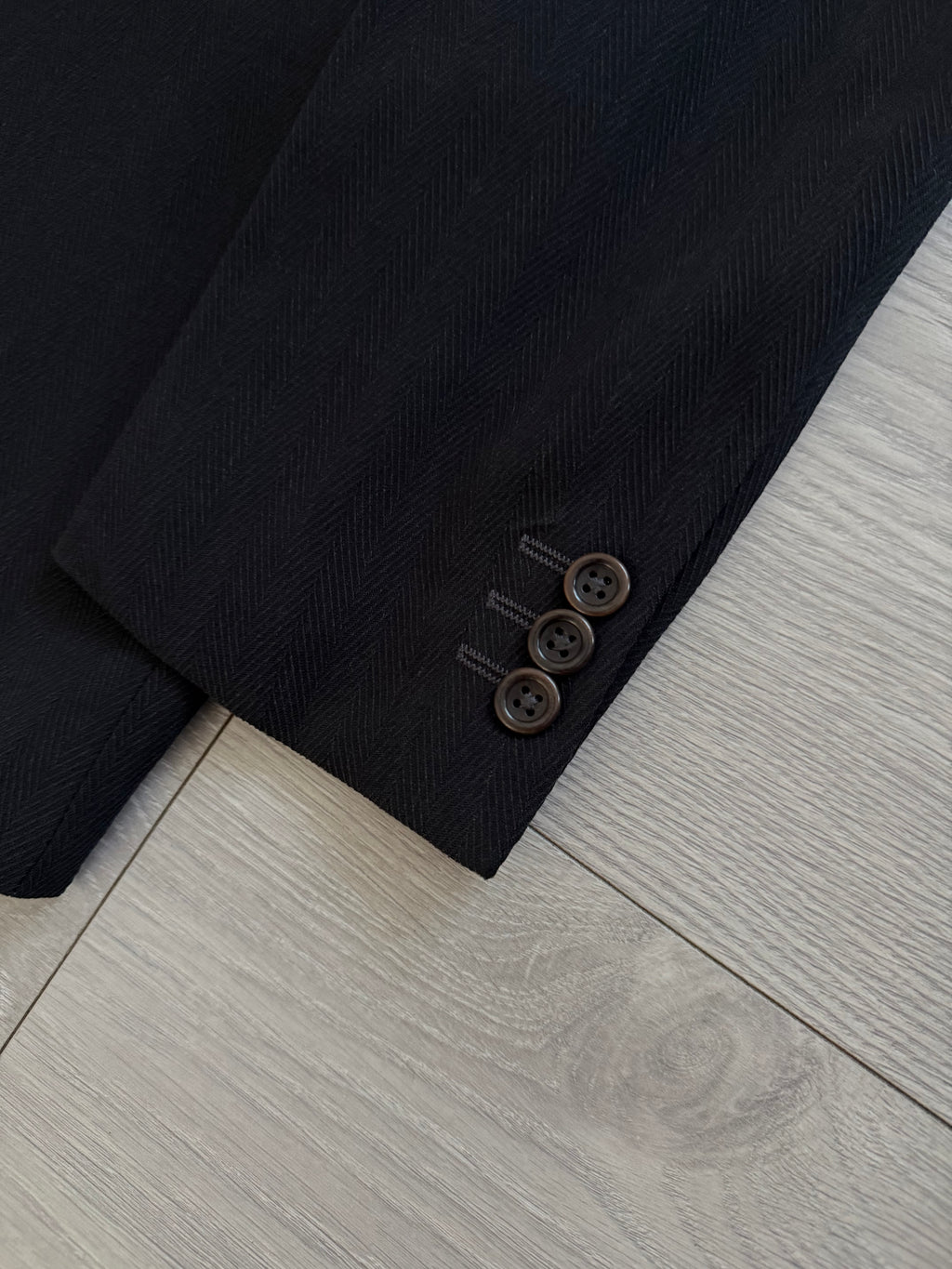 Armani 1990s 2B Textured Herringbone Wool Pleated Black Suit - Size S Jacket / 30" Waist