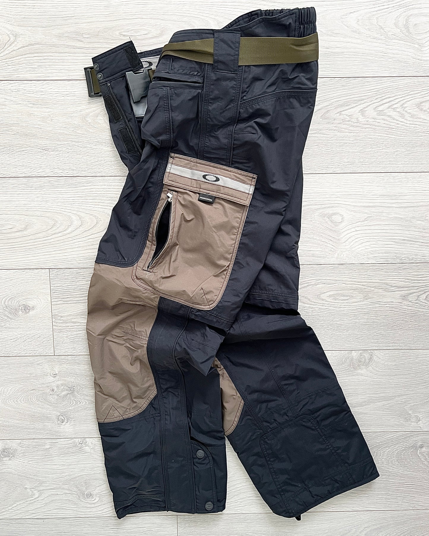 Oakley Software 00s Tactical Waterproof Cargo Pants - Size L