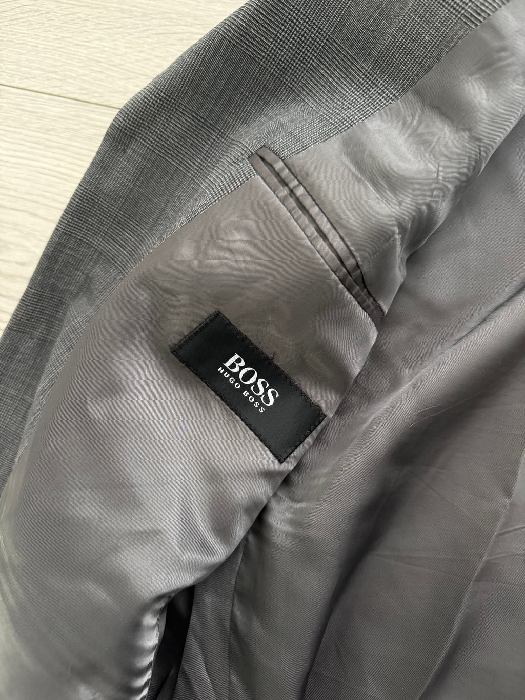 Hugo Boss 1980s 'Poseidon' 3B Pleated Wool Grey Suit - Size L Jacket / 34" Waist