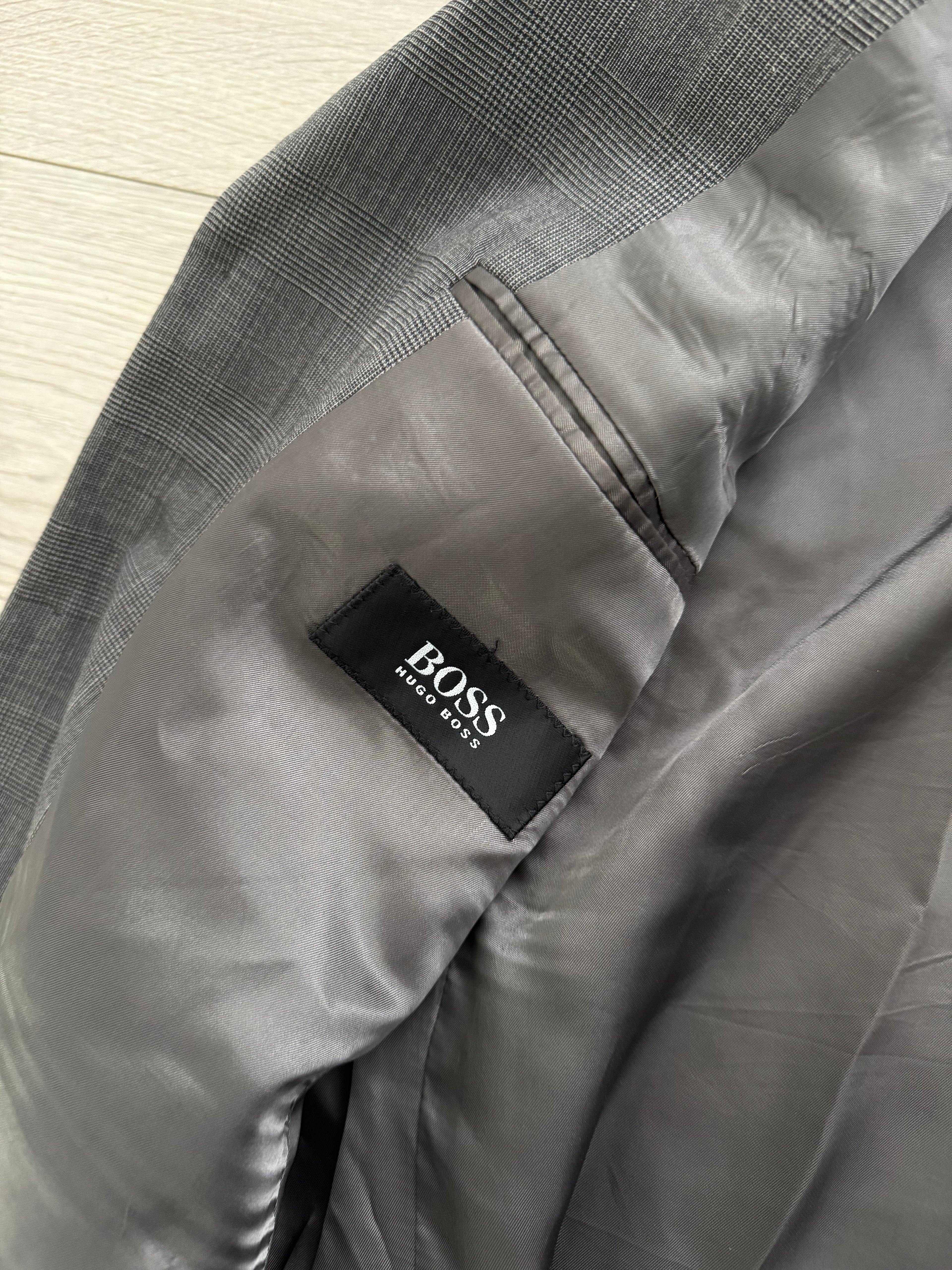 Hugo Boss 1980s 'Poseidon' 3B Pleated Wool Grey Suit - Size L Jacket / 34" Waist
