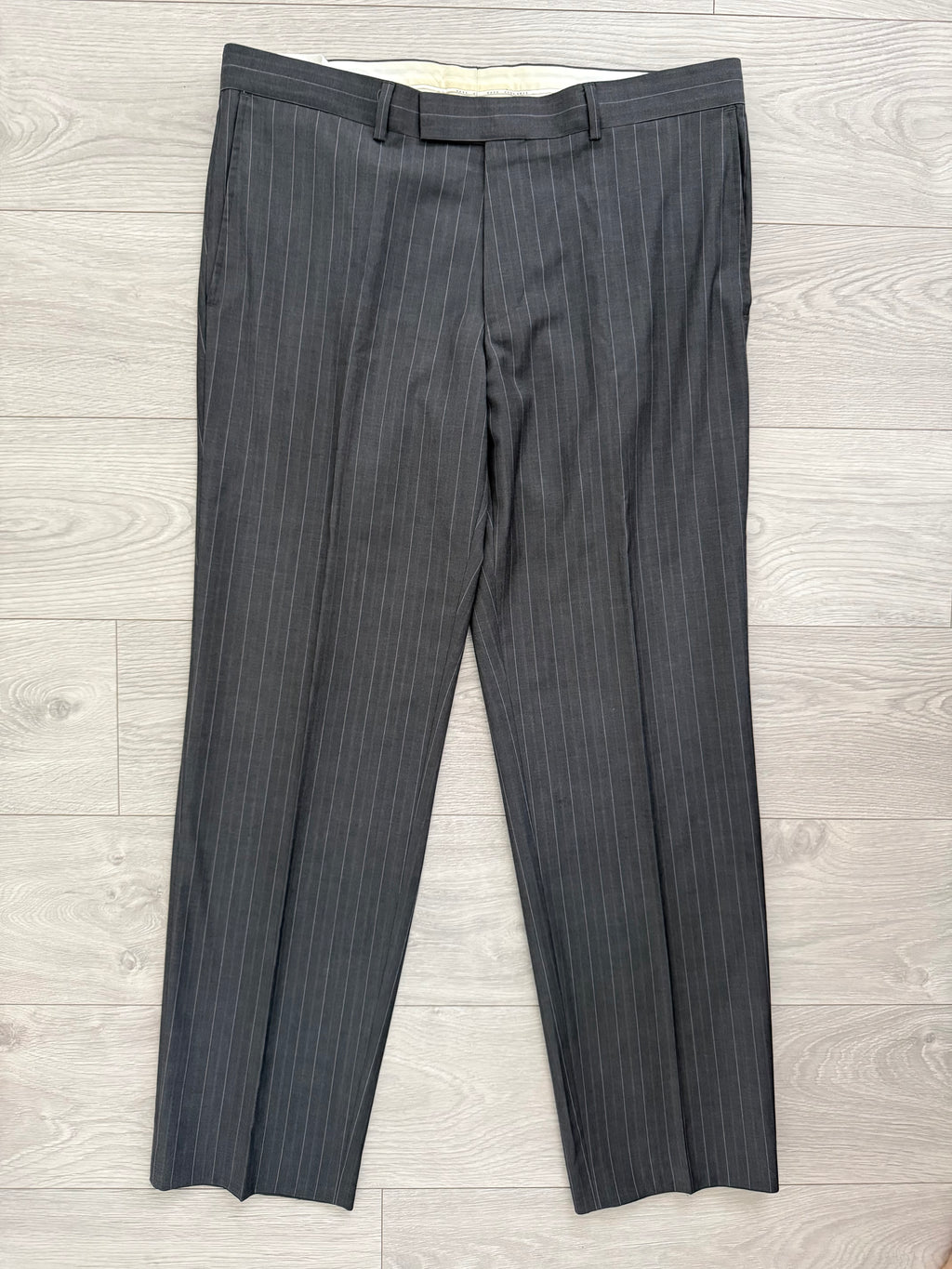 Hugo Boss 1990s 'Reno' Pinstriped 2B Lightweight Wool Grey Suit - Size XXL Jacket / 38" Waist