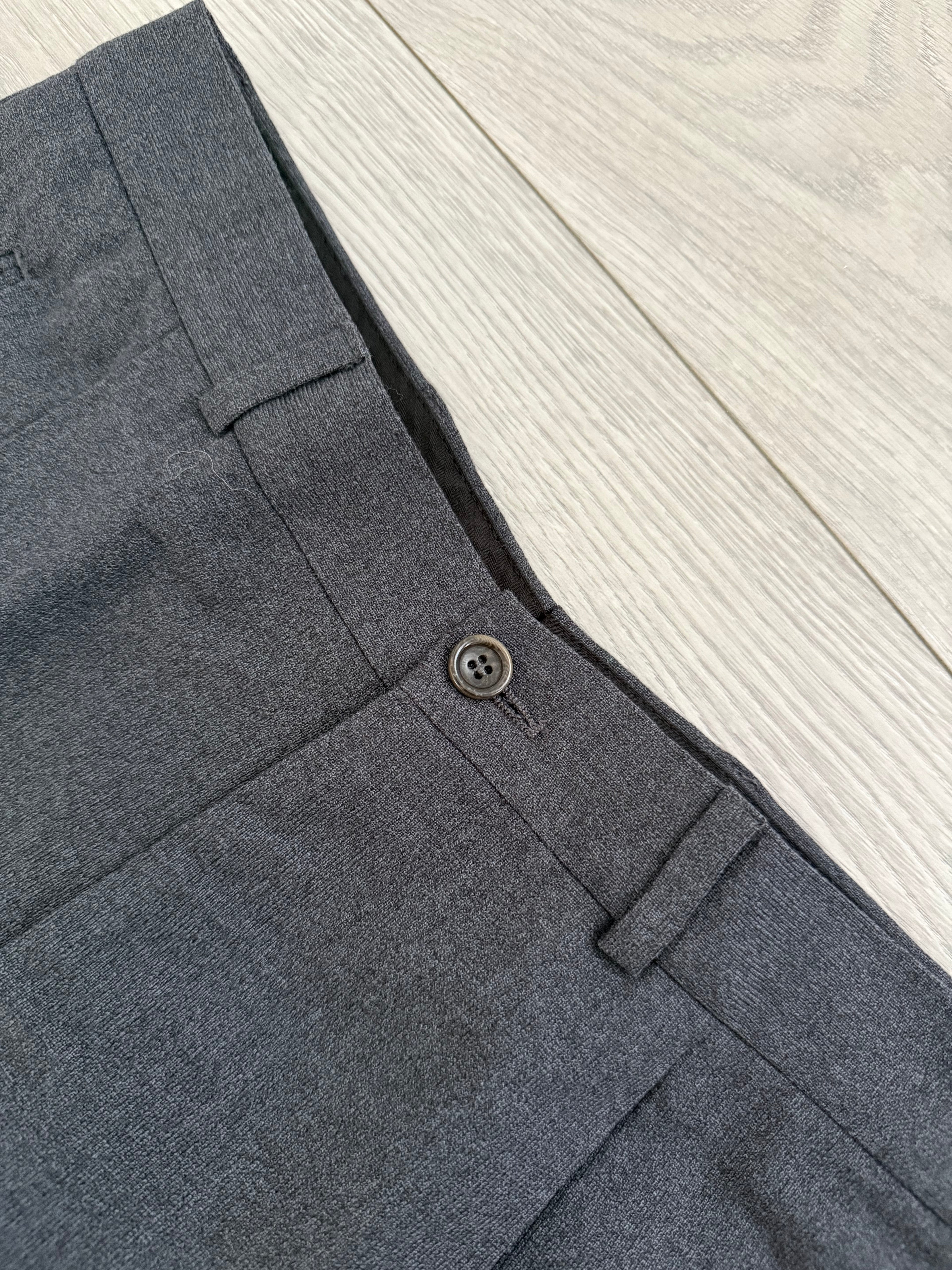 Armani 2000s Pleated Wool Grey Pants - Size 30" Waist