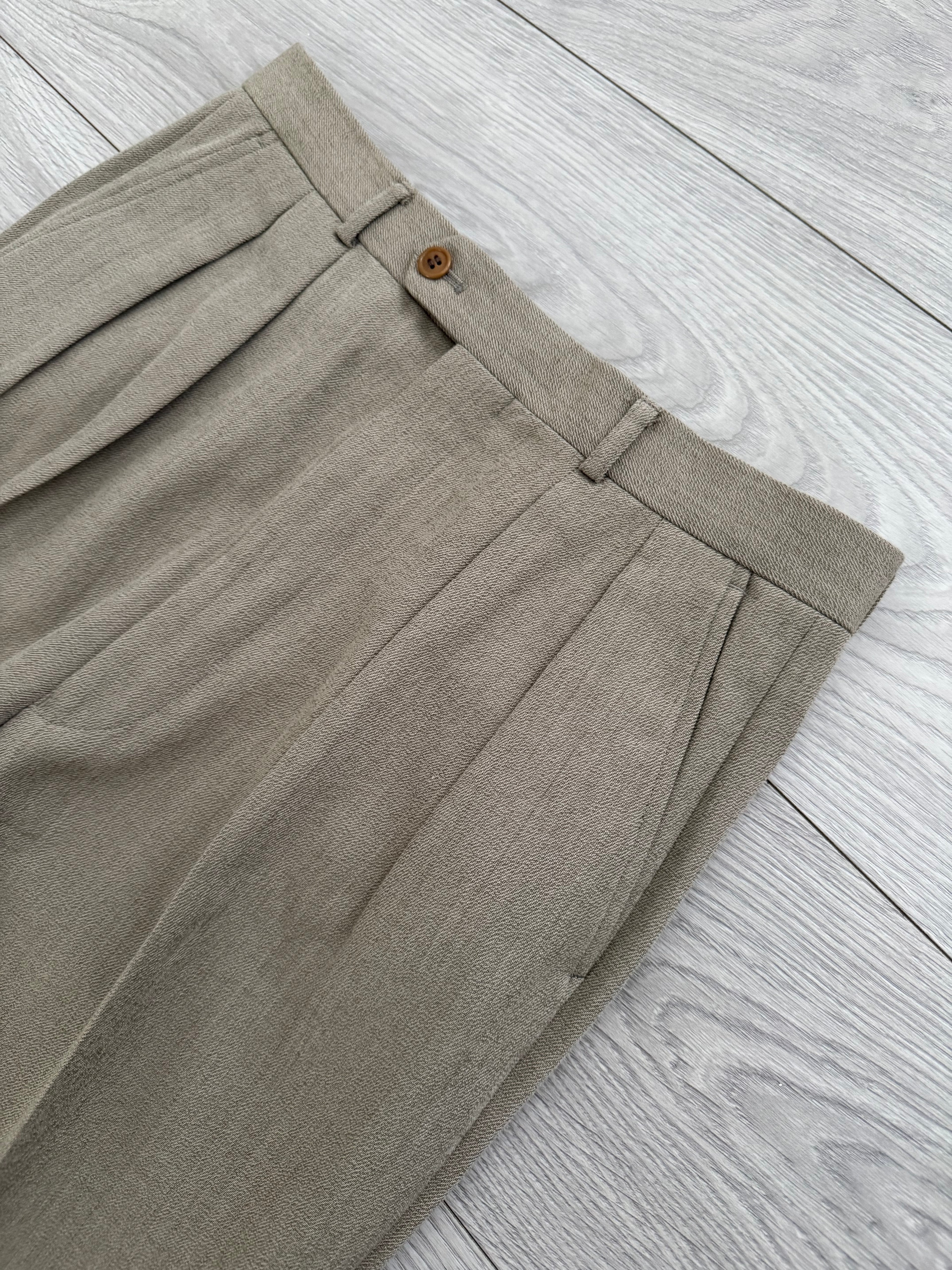 Paul Smith 1990s 3B Double Pleat Crepe Weave Wool Suit Stone Beige - Size L Jacket / 31" Waist