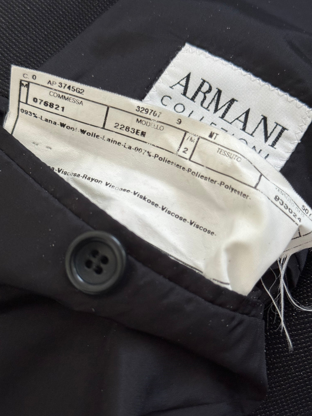 Armani 1990s Rolled 3B Textured Wool Dark Grey Suit - Size L Jacket / 34" Waist