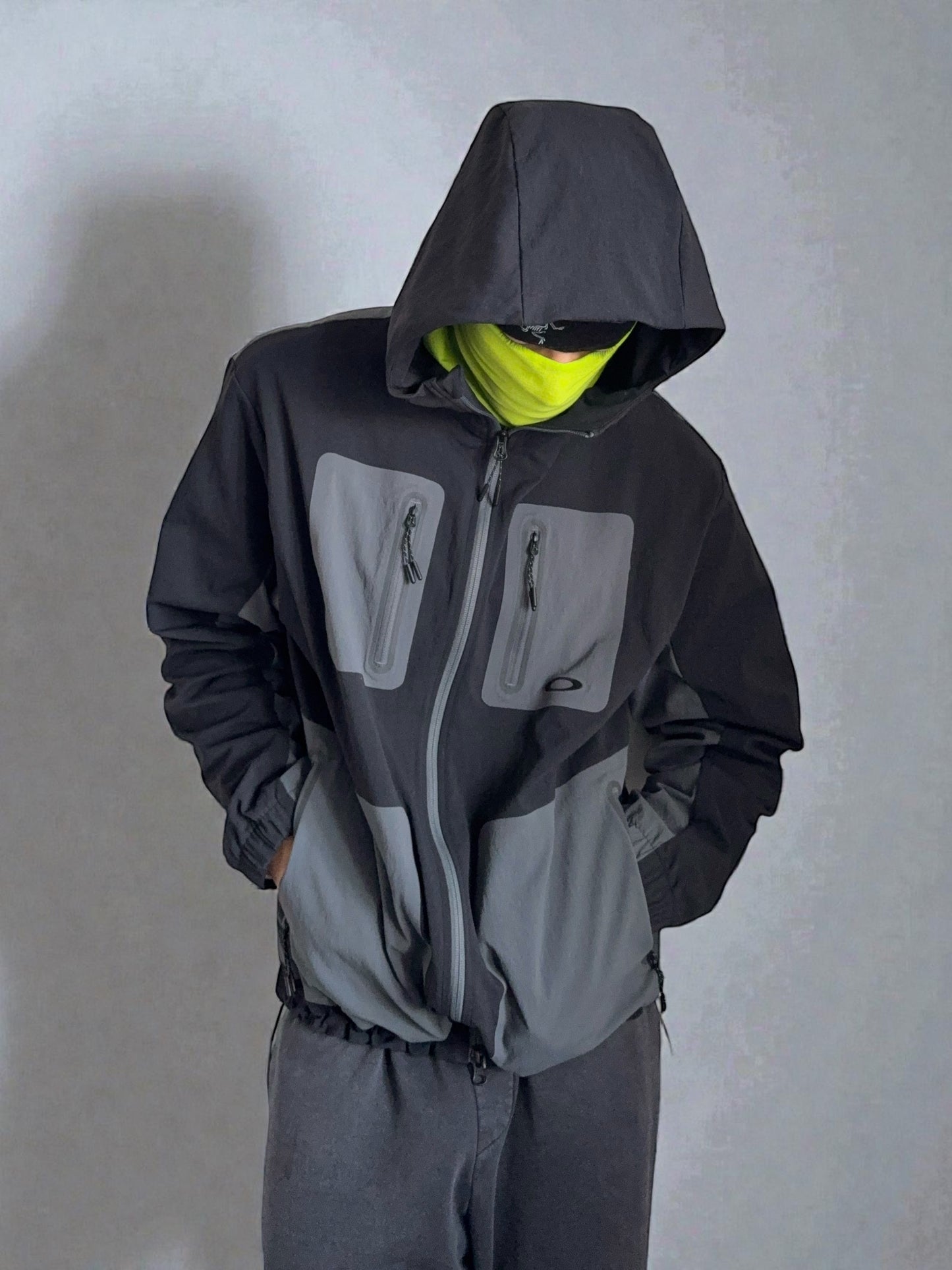 Oakley Technical Panelled Waterproof Jacket - Size L