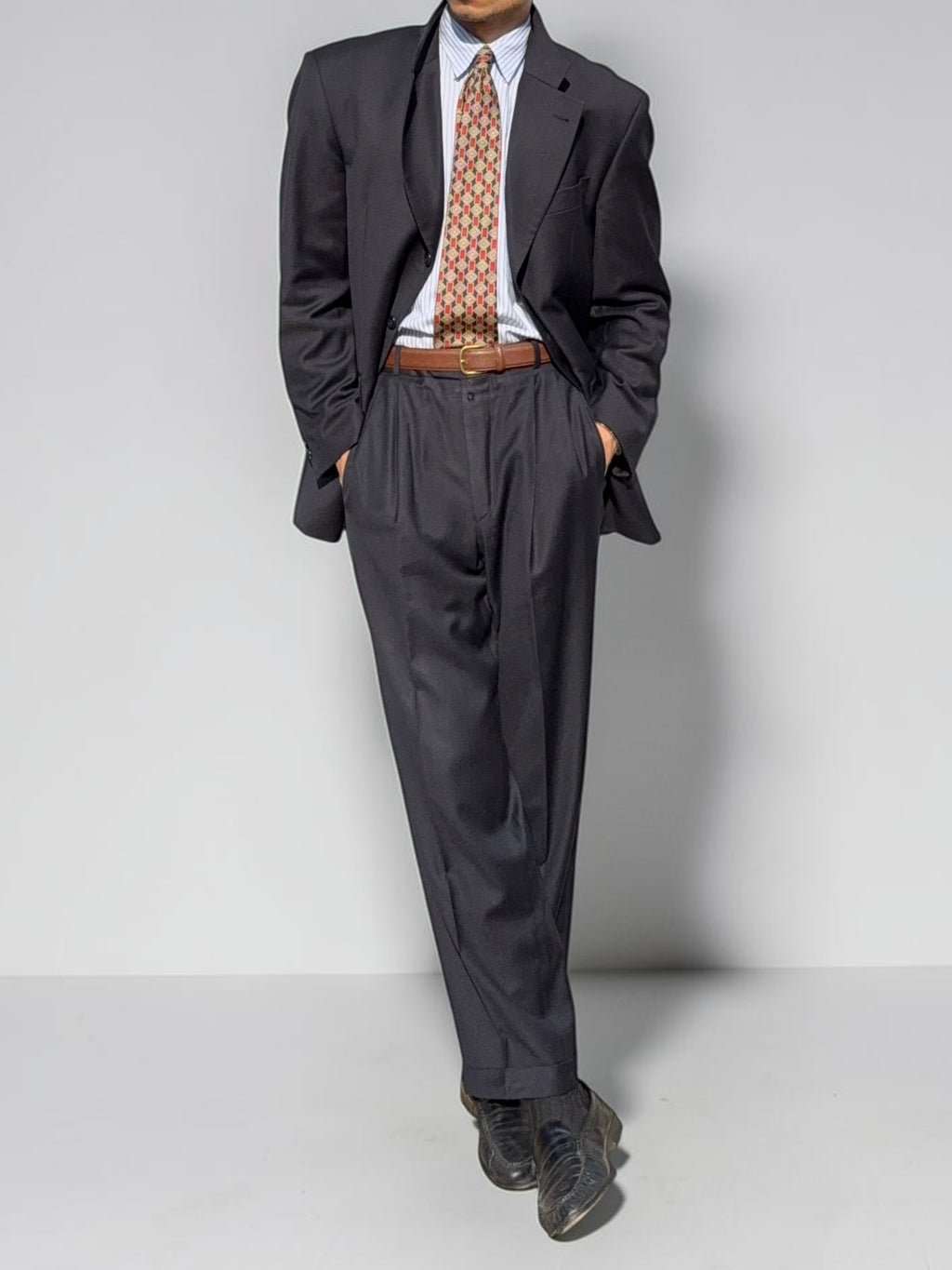 Hugo Boss 1980s 'Posseiden' 3B Super 100s Navy Wool Pleated Suit - Size M Jacket / 31" Waist