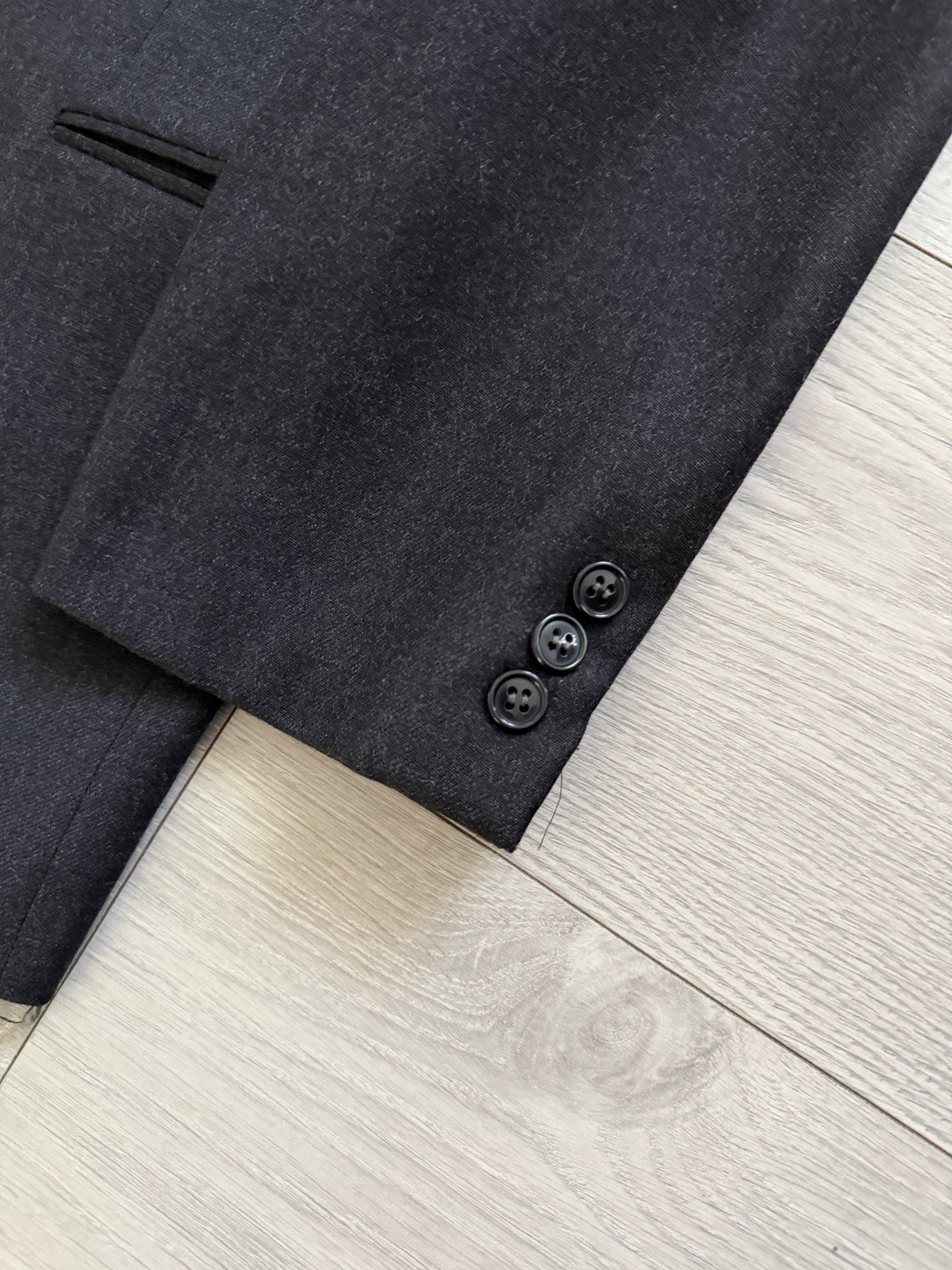 Giorgio Armani Mainline 1980s 2B Double Pleat Wool Charcoal Grey Suit - Size S Jacket / 30" Waist