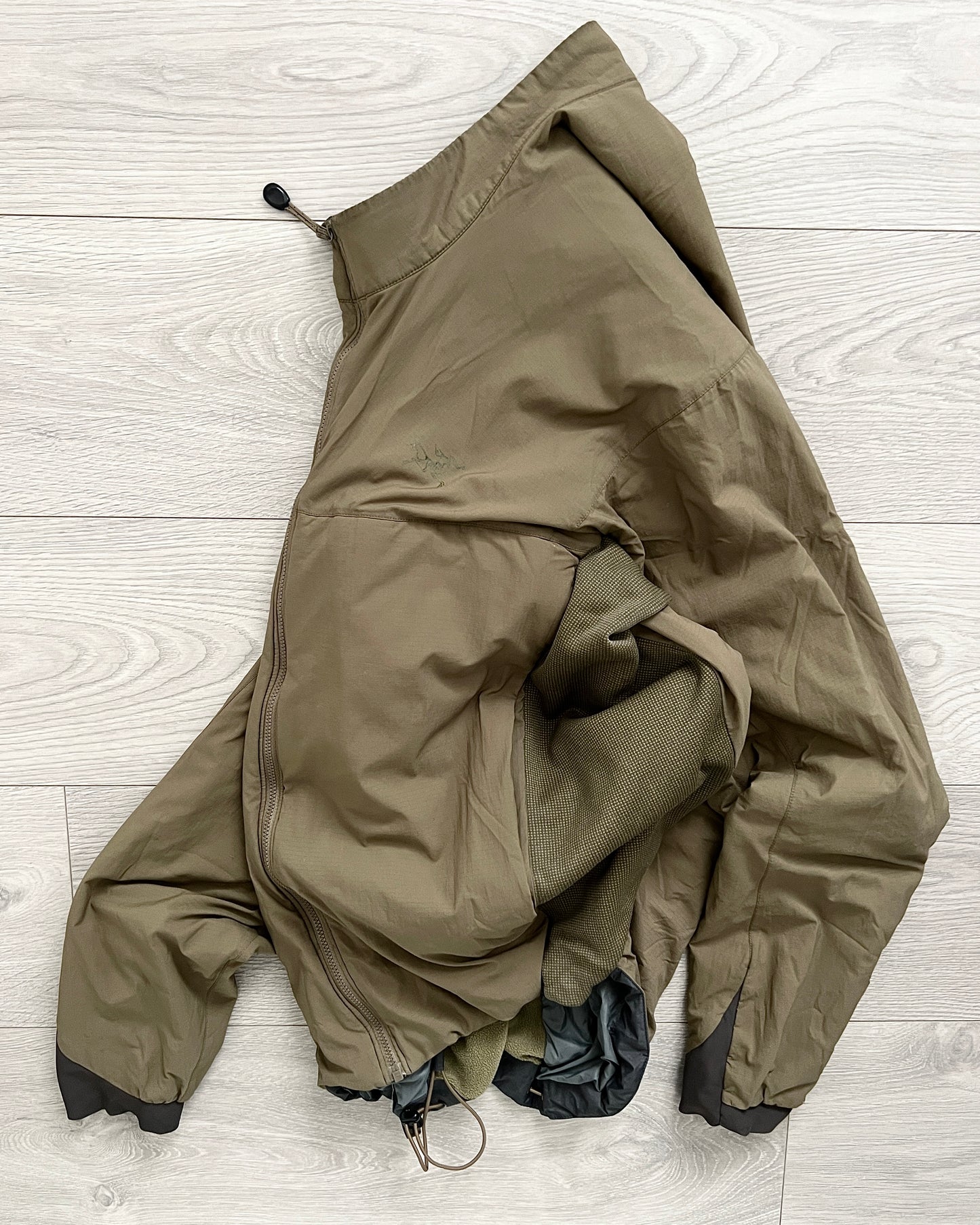 Arcteryx LEAF Atom LT Insulated Jacket in Crocodile - Size L