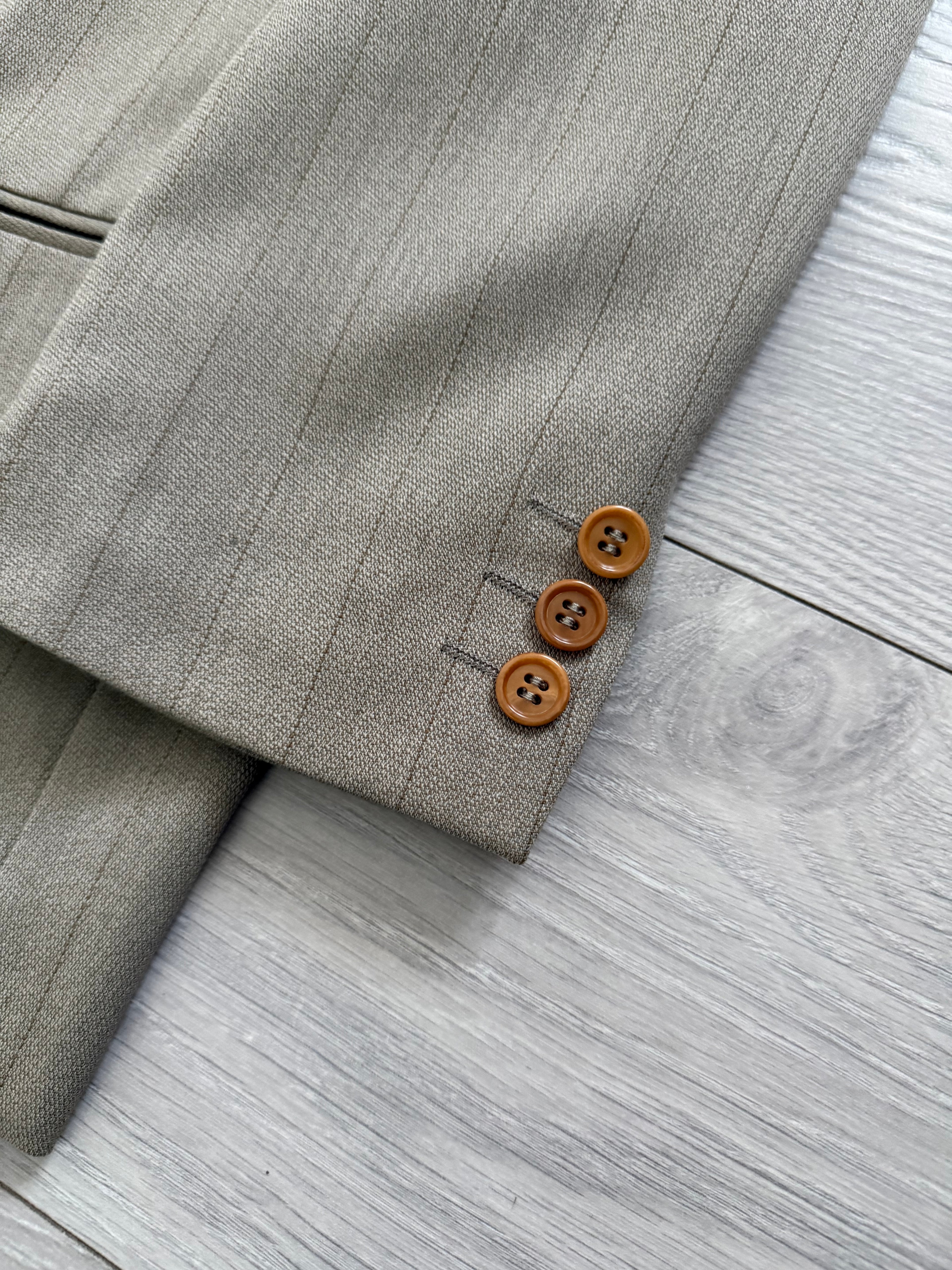 Emporio Armani 1990s Peaked Lapel Double Breasted Lightweight Wool Sports Jacket Blazer - Size M