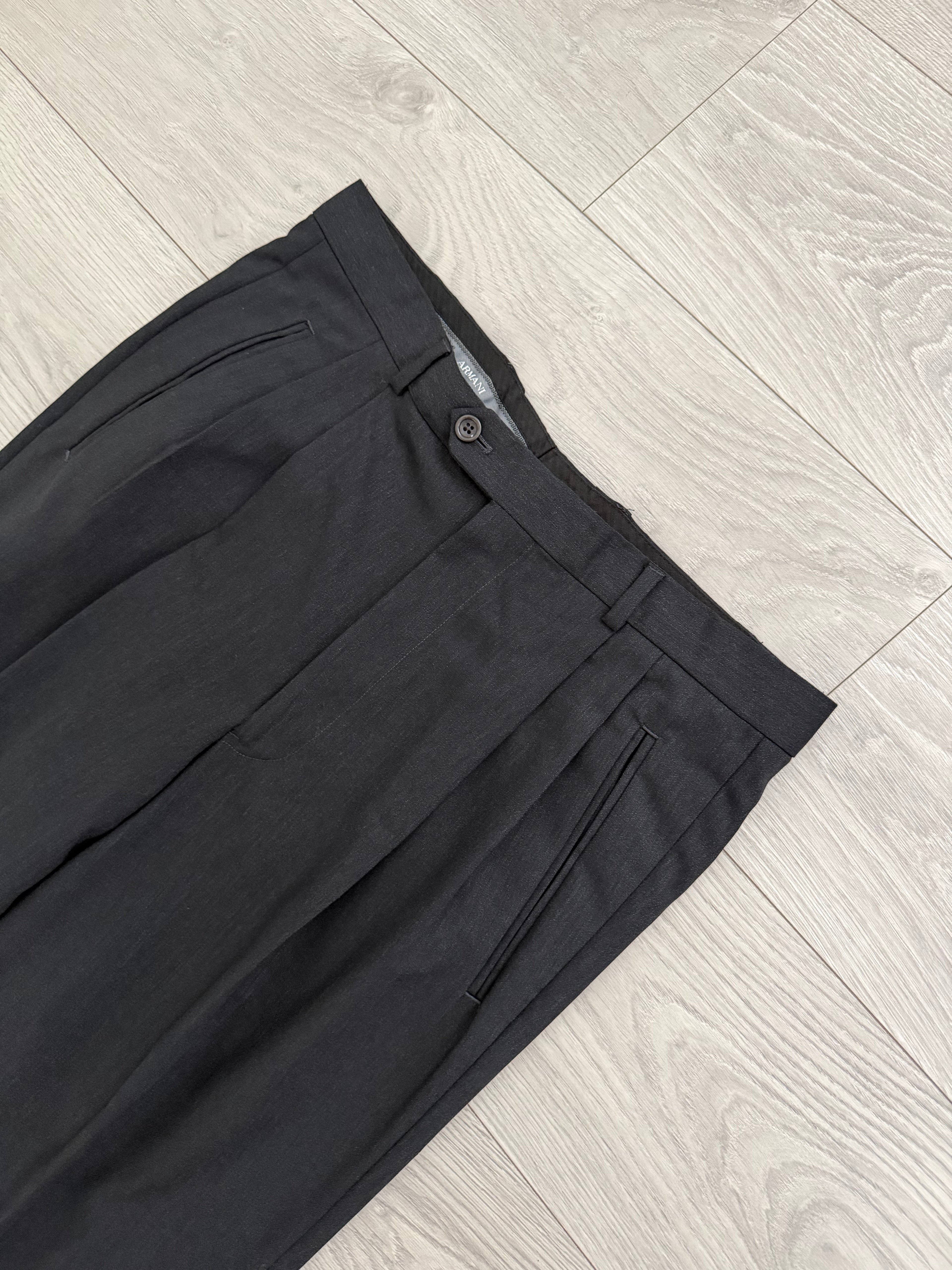 Armani 1990s Peaked Lapel Double Breasted Pleated Wool Suit Charcoal Grey - Size L Jacket / 33" Waist
