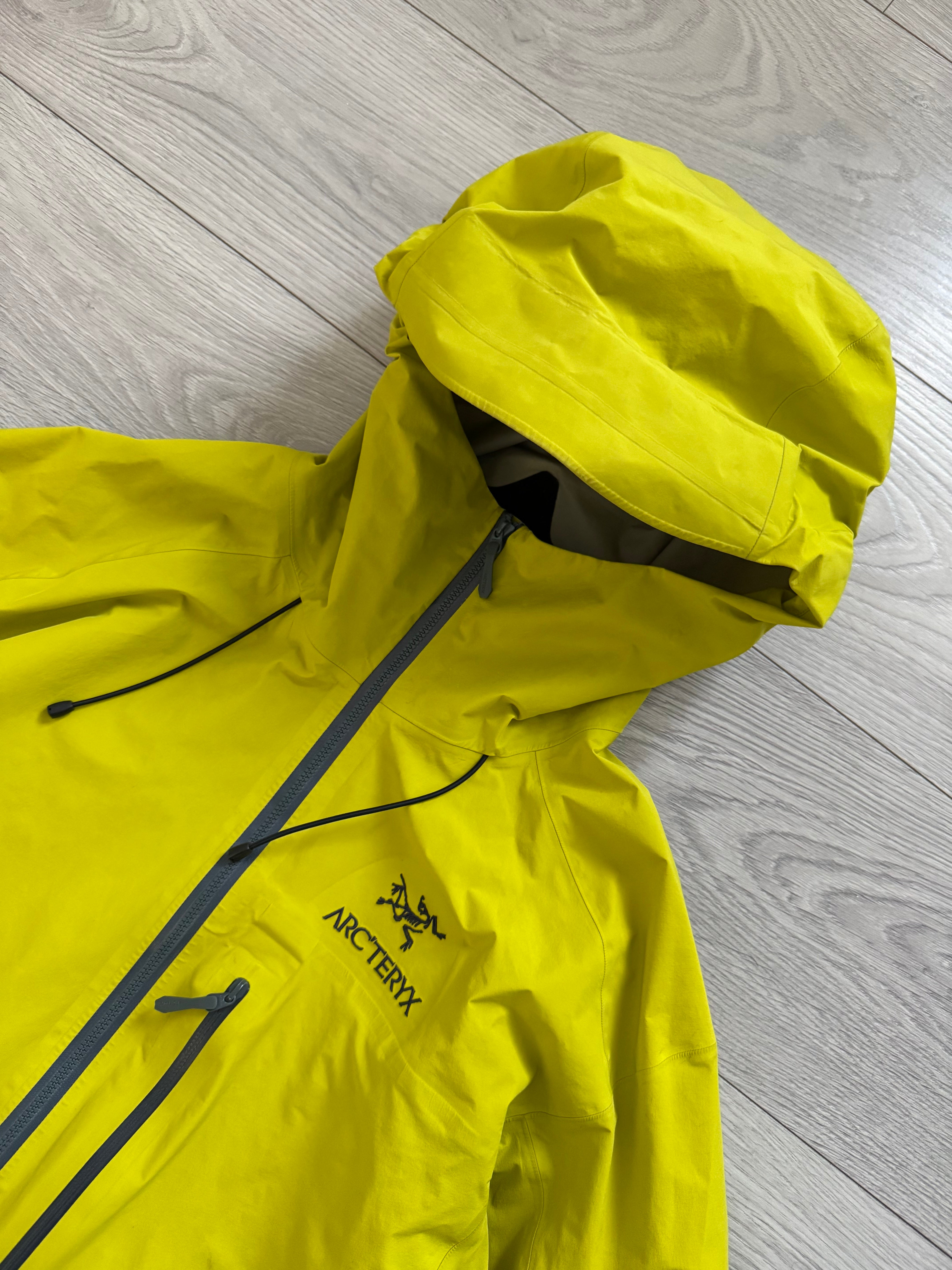 Arc'teryx Alpha FL Yellow Gore-Tex Pro Shell Jacket - Size L