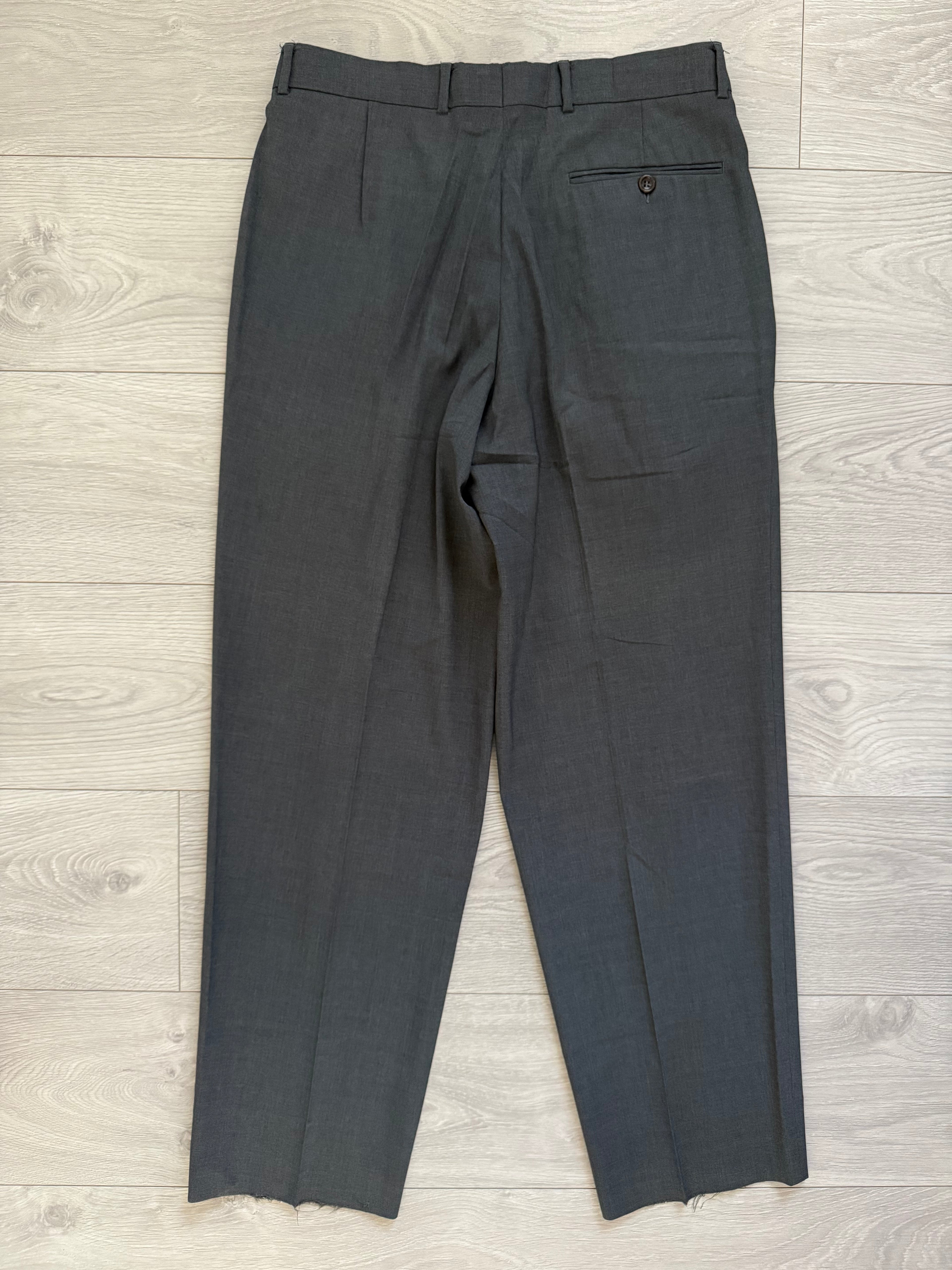 Hugo Boss 1990s 'Akropolis' 2B Zegna Fabric Pleated Wool Grey Suit - Size M Jacket / 32" Waist
