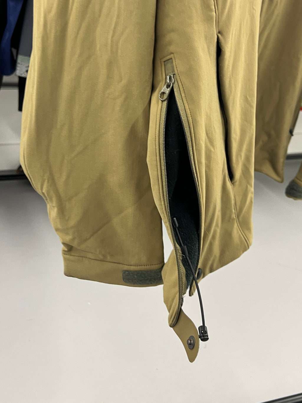 Arcteryx LEAF VERTX Justice Softshell Fleece Lined Utility Jacket - Size L