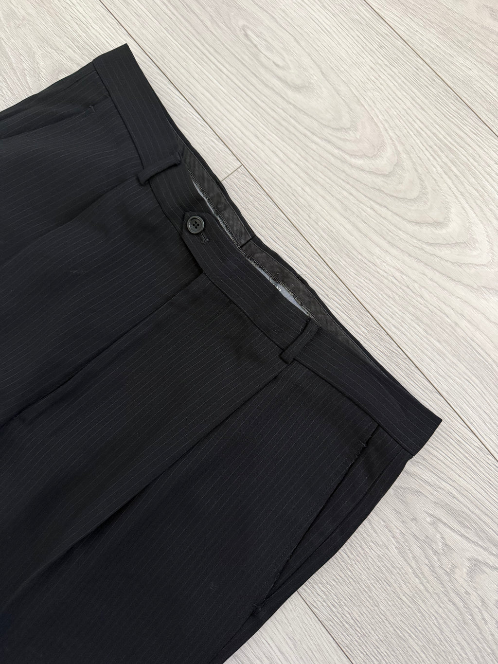 Armani 1990s 3B Pinstriped Textured Pleated Wool Suit  - Size XL Jacket / 36" Waist