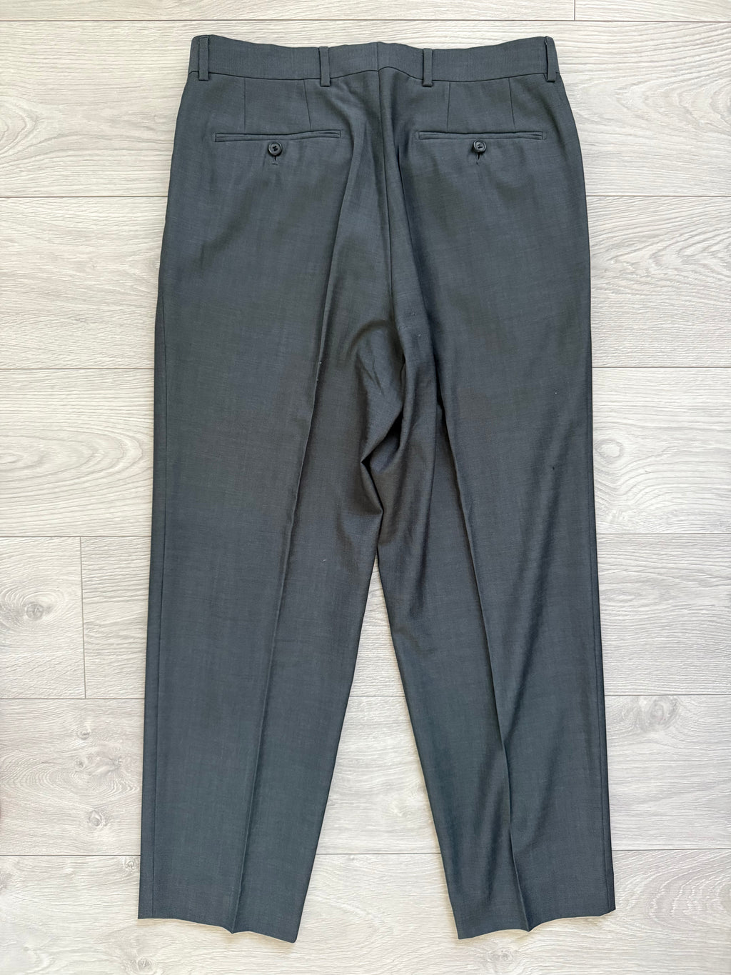 Hugo Boss 1990s 'Sigma' 4B Pleated Wool Grey Suit - Size M Jacket / 32" Waist