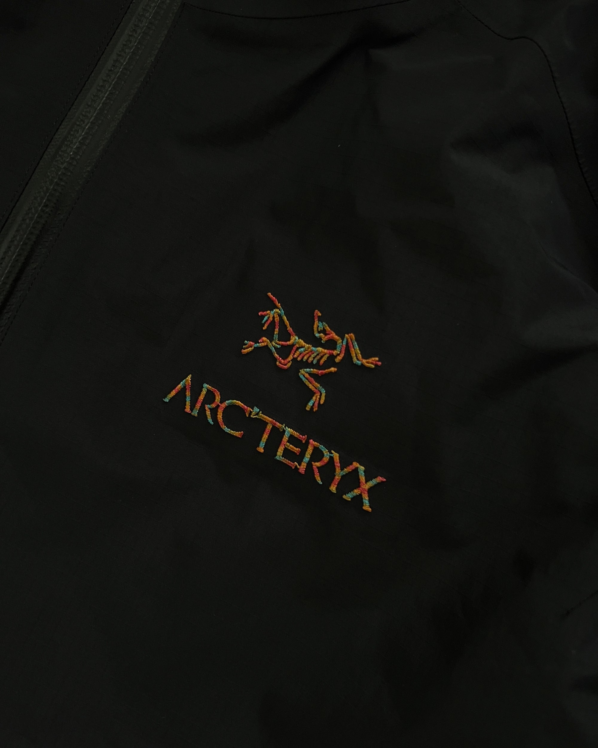 Arcteryx Beams SS2019 Zeta Gore-Tex Multi-Coloured Logo Jacket - Size S