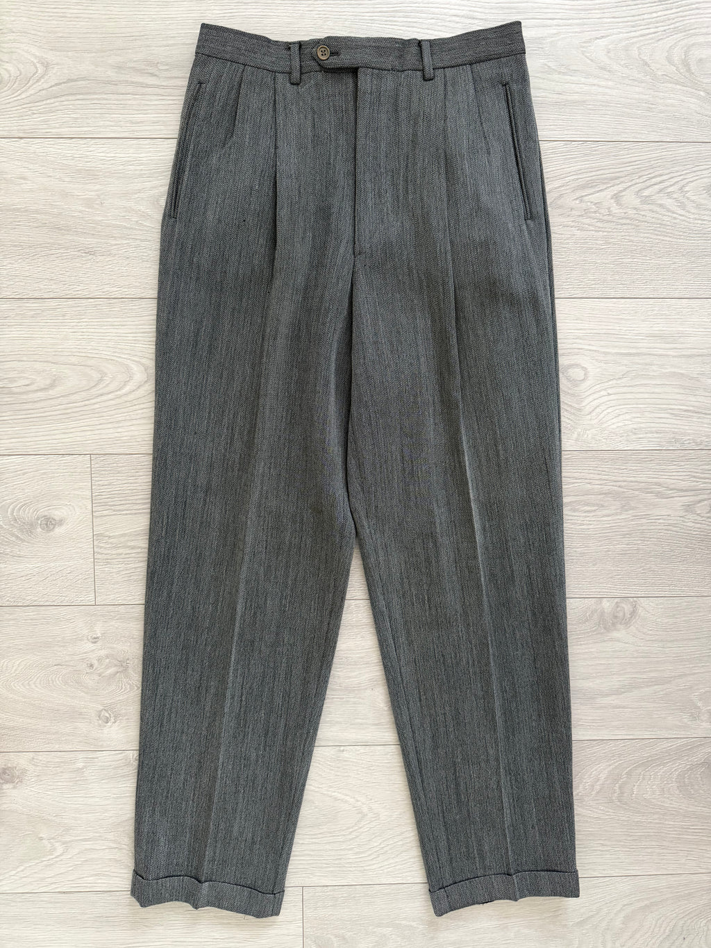 Giorgio Armani 1980s 3B Herringbone Weave Grey Pleated Wool Suit - Size XL Jacket / 32" Waist