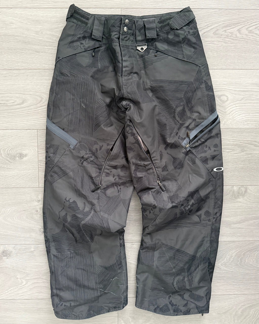 Oakley FW2008 Thinsulate Waterproof Skull Camo Pants - Size 32