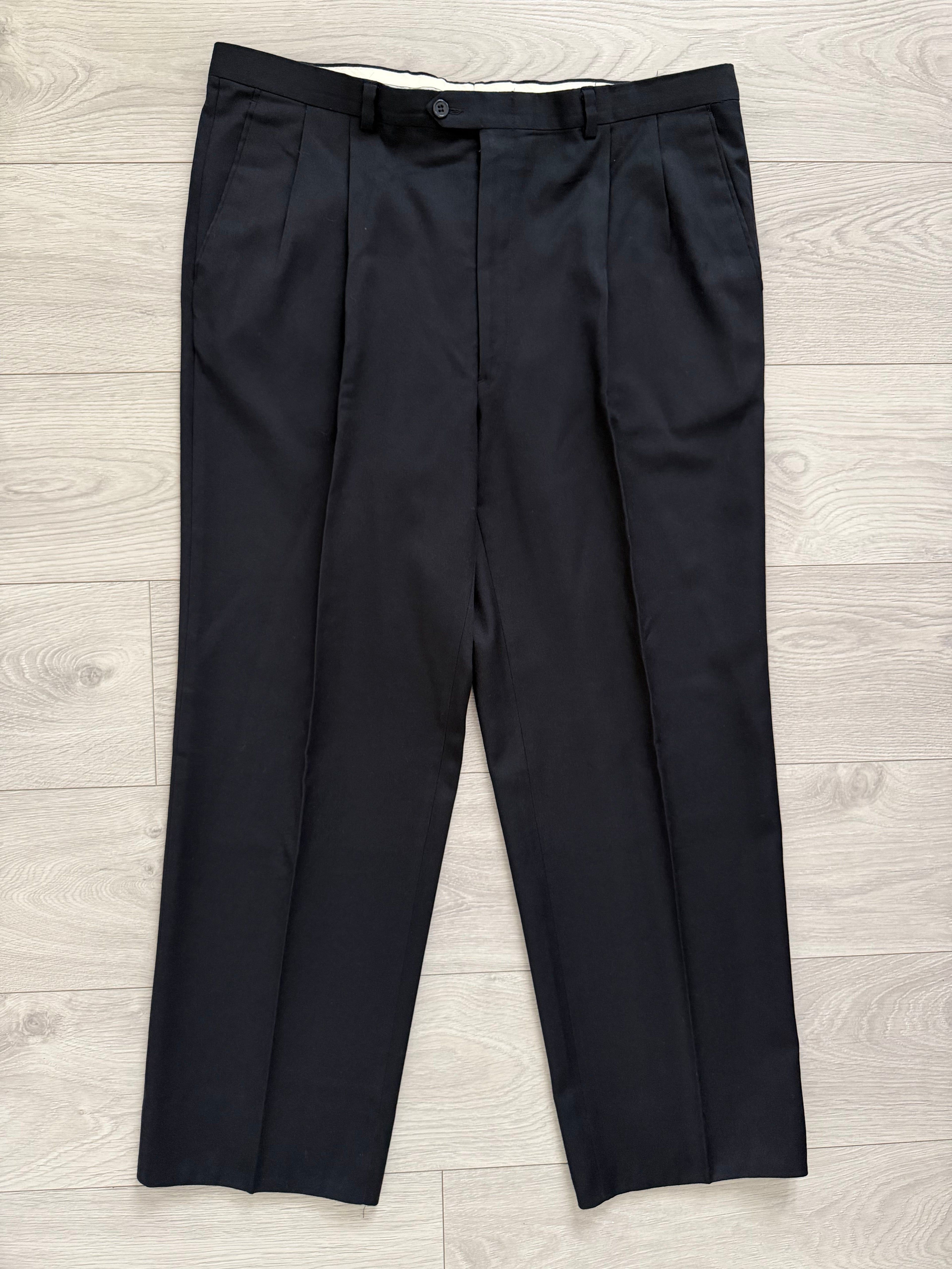 Louis Feraud Armani 1990s Peaked Lapel Pleated Double Breasted Wool Navy Suit - Size XXL Jacket / 38" Waist