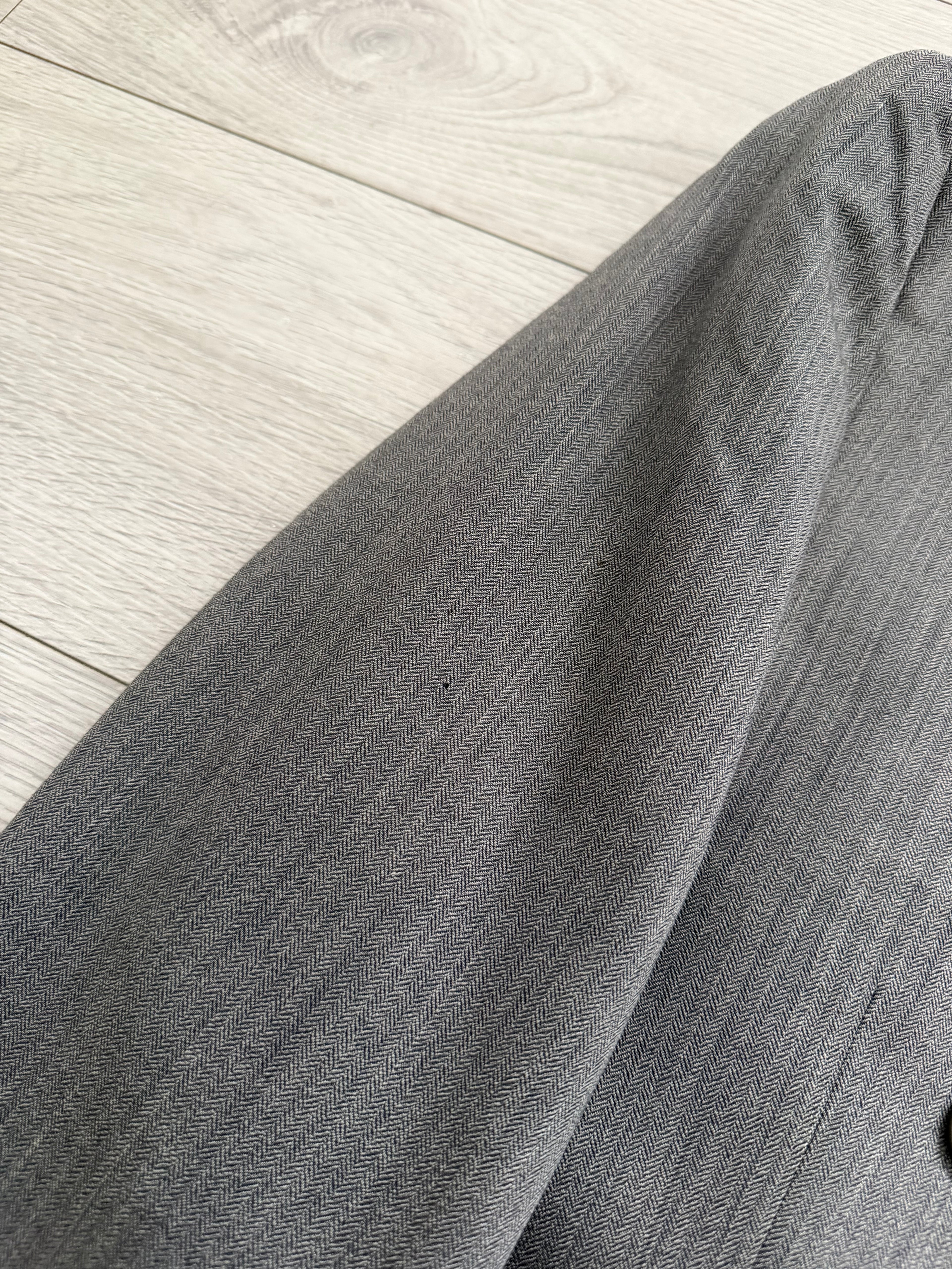 Giorgio Armani 1980s Peaked Lapel Double Breasted Herringbone Wool Grey Suit - Size M Jacket / 32" Waist