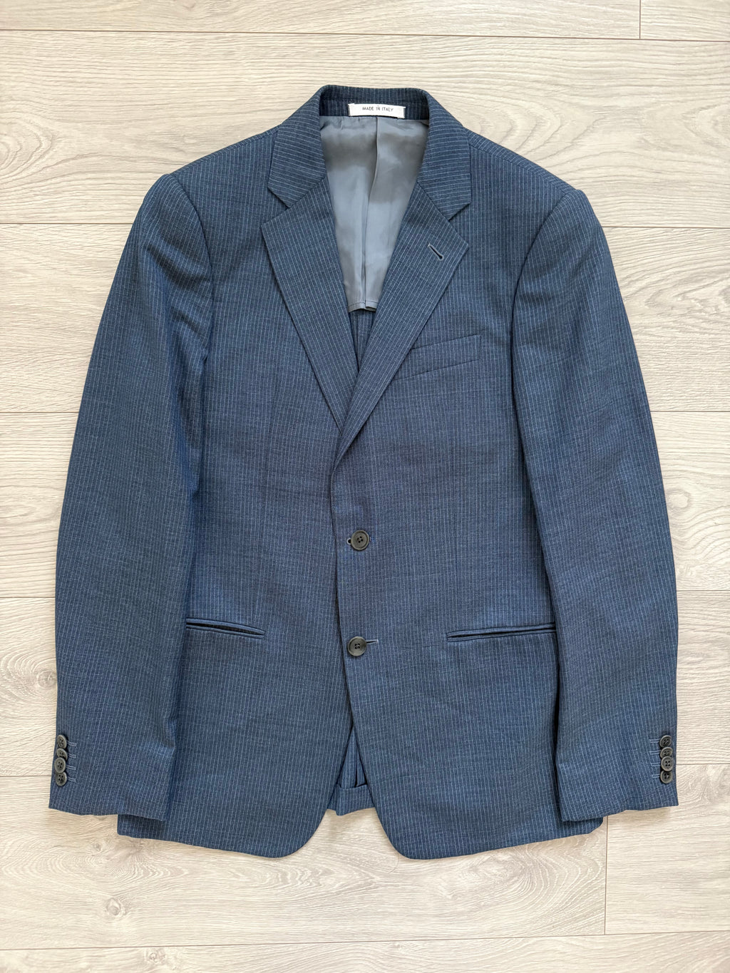 Armani 2000s 2B Pinstripe Pleated Wool Suit - Size S Jacket / 31" Waist