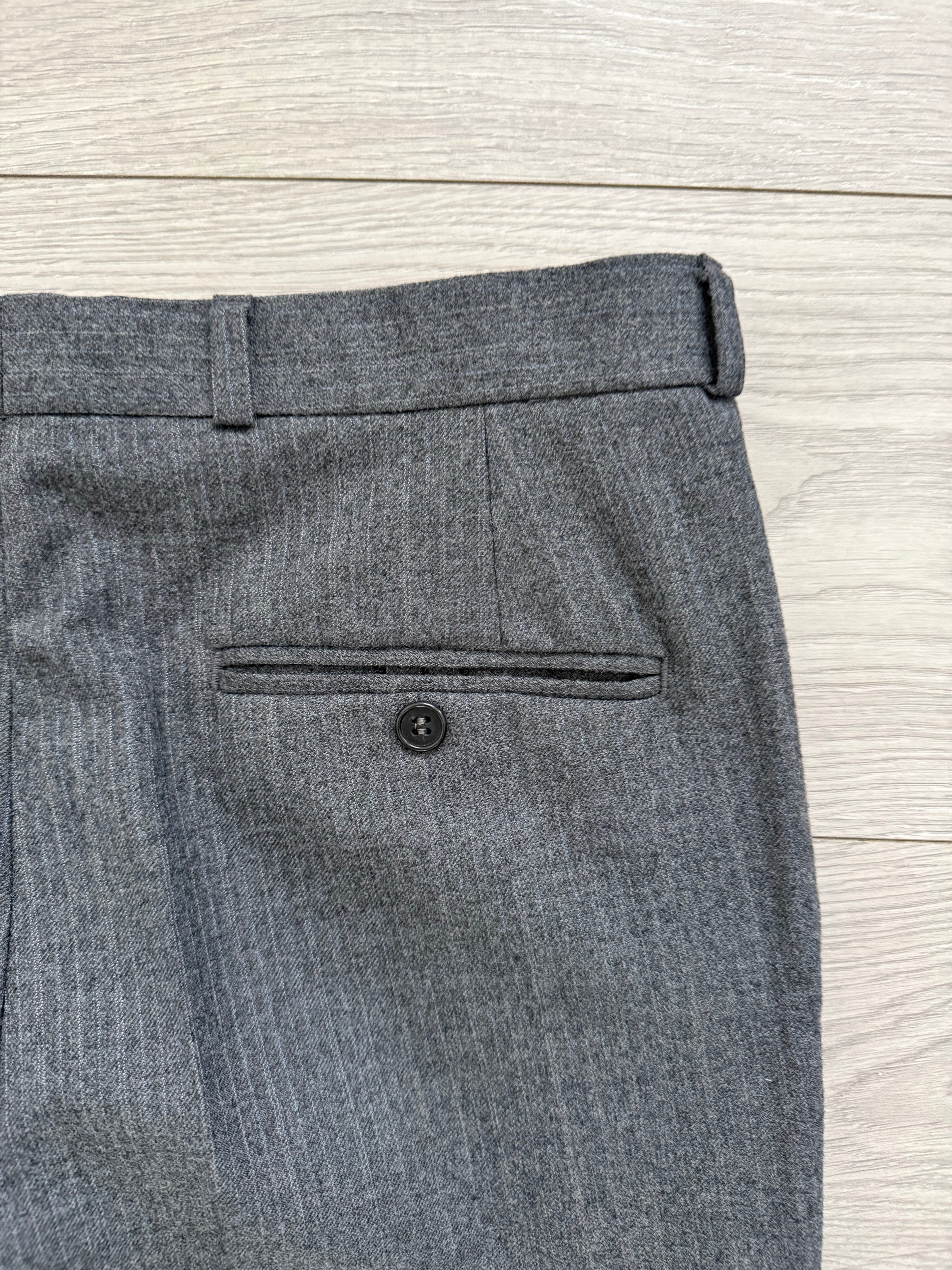 Vintage 1980s Peaked Lapel Double Breasted Pleated Wool Suit Grey Made in England - Size S Jacket / 30" Waist