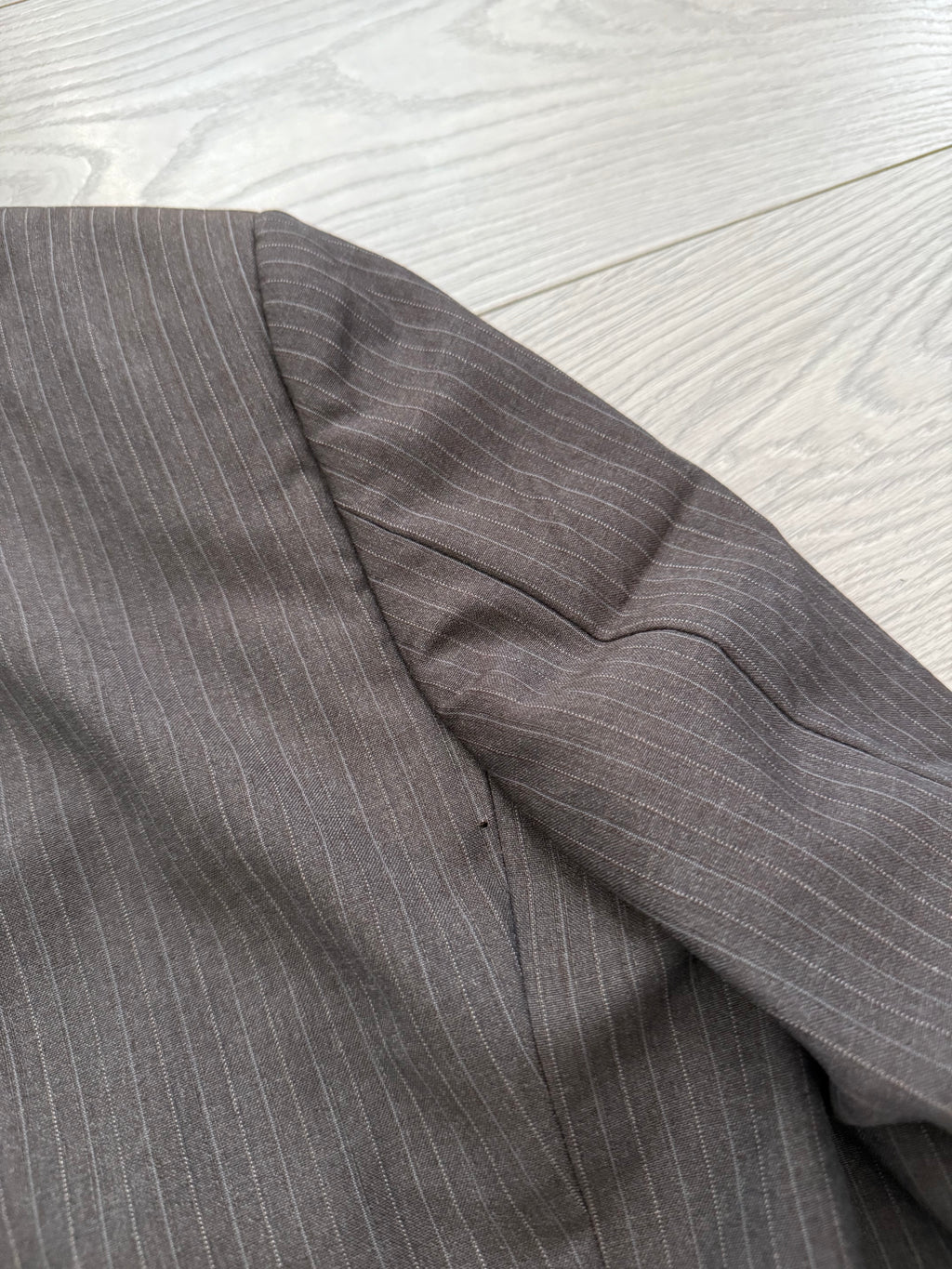 Burberry 1990s 2B Striped Wool Double-Pleat Espresso Grey Suit - Size M Jacket / 33" Waist
