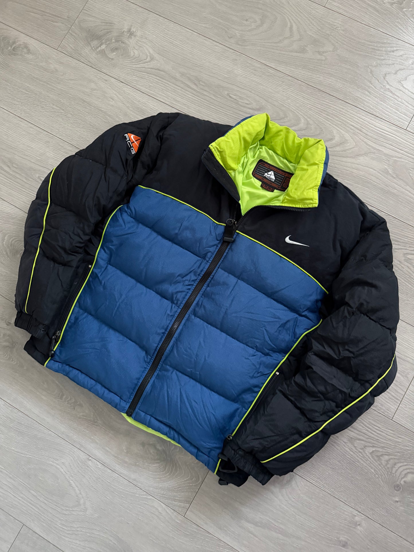Nike ACG 00s Lungs Era Down Puffer Jacket - Size M