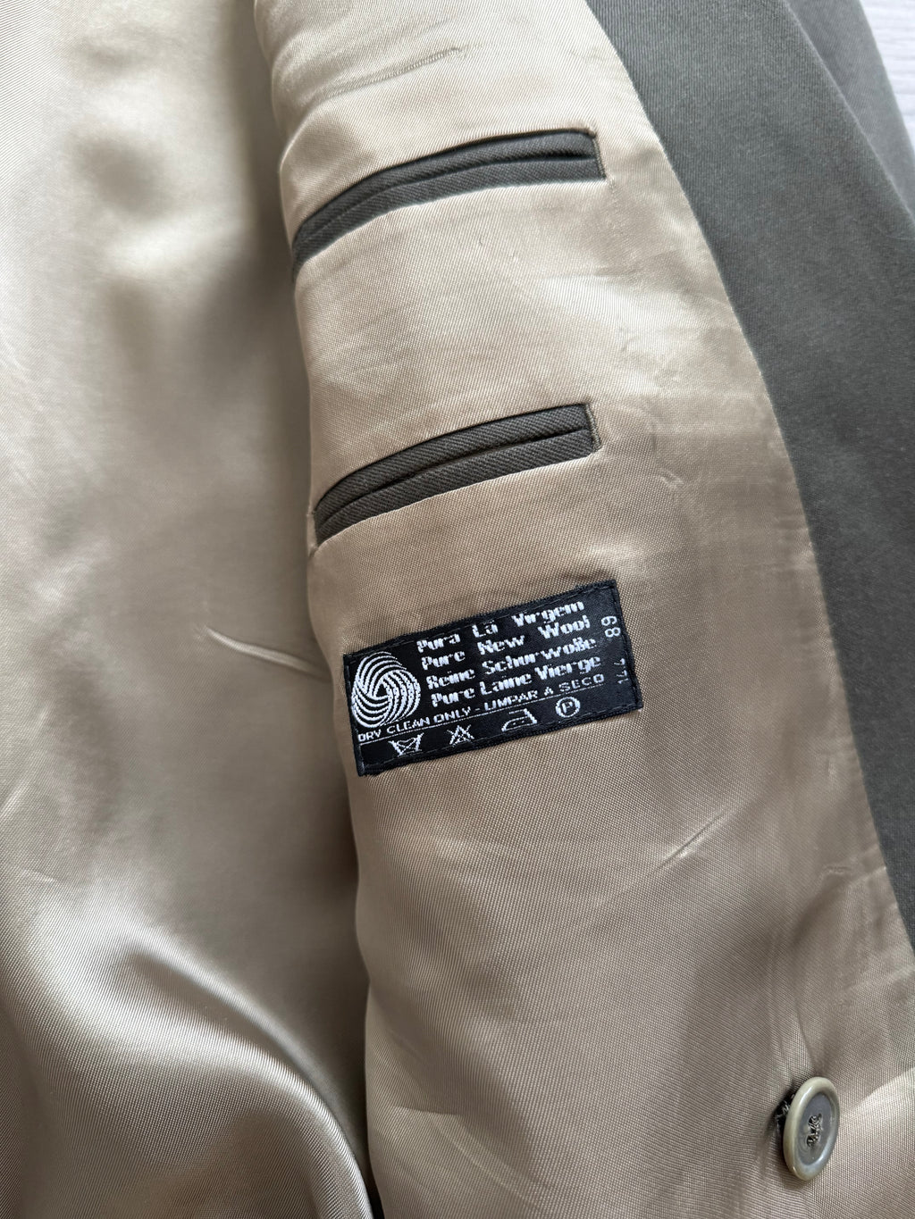 1980s Vintage Peaked Lapel Double Breasted Pleated Pure New Wool Olive Green Suit - Size XL Jacket / 34" Waist