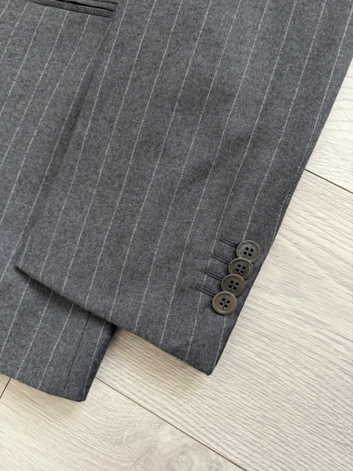 Giorgio Armani Black Label 1990s Cashmere 3B Pleated Striped Suit Grey - Size XL Jacket / 36" Waist