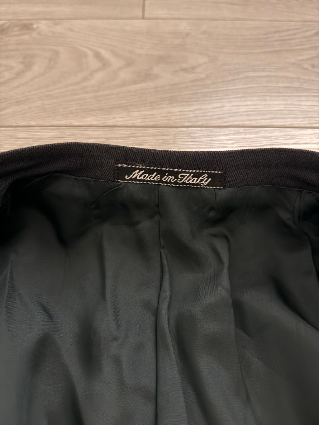Giorgio Armani 1980s Peaked Lapel Double Breasted Wool Pleated Suit - Size M Jacket / 32" Waist