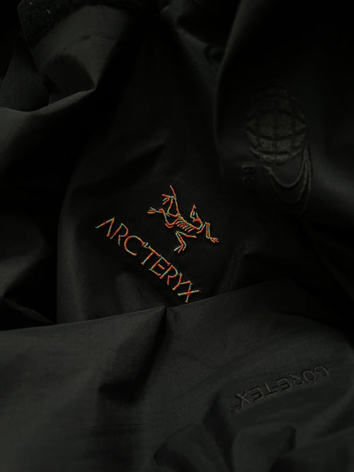 Arcteryx Beams SS2019 Zeta Gore-Tex Multi-Coloured Logo Jacket - Size S