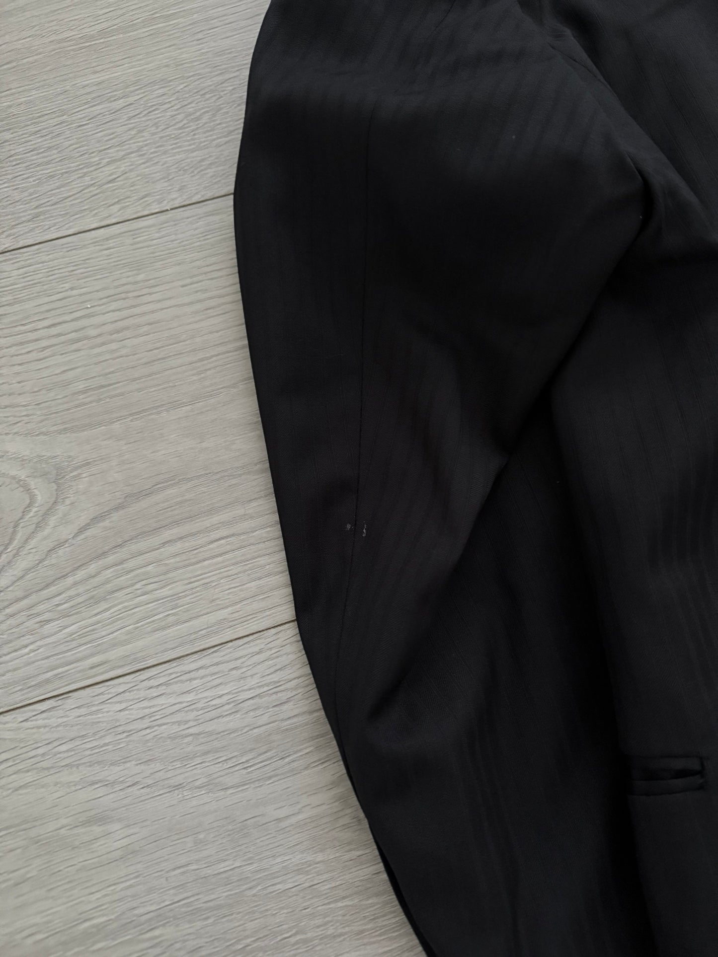 Armani 1990s 2B Pleated Wool Suit - Size XL Jacket / 40" Waist