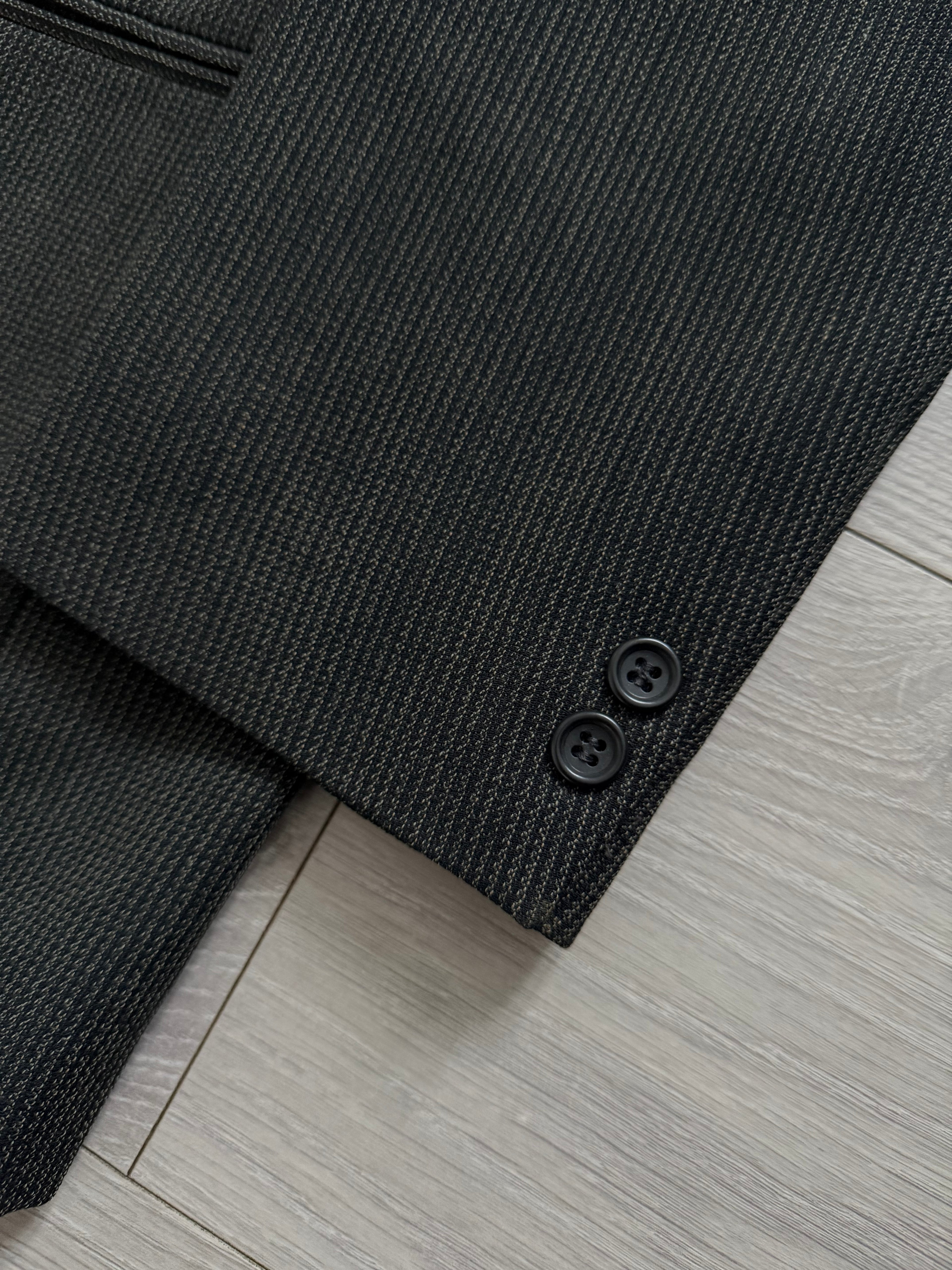 Vintage 1980s Peaked Lapel Double Breasted Pleated Wool Textured Grey Suit - Size XL Jacket / 36" Waist