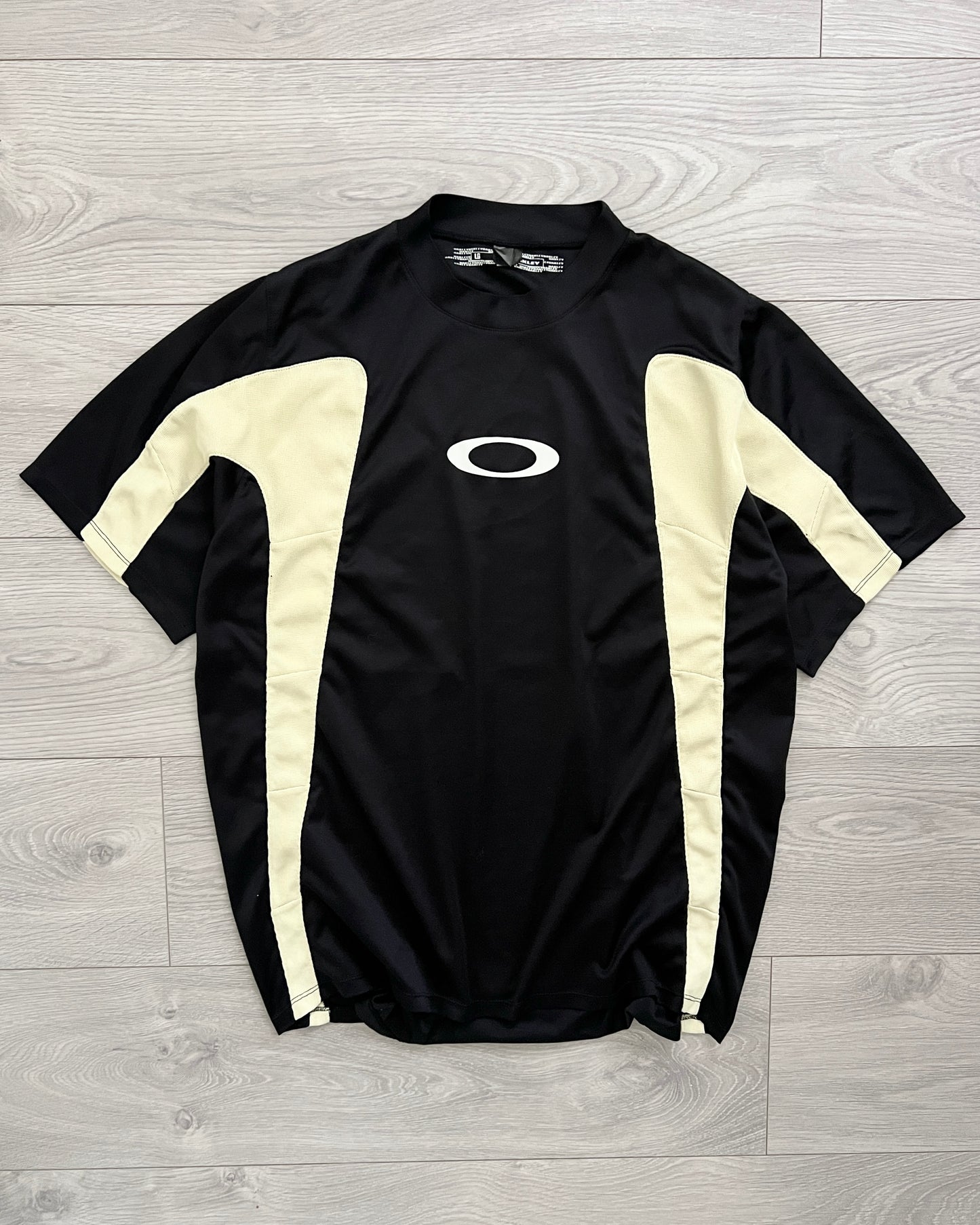 Oakley 00s Tech Panelled T-Shirt - Size L