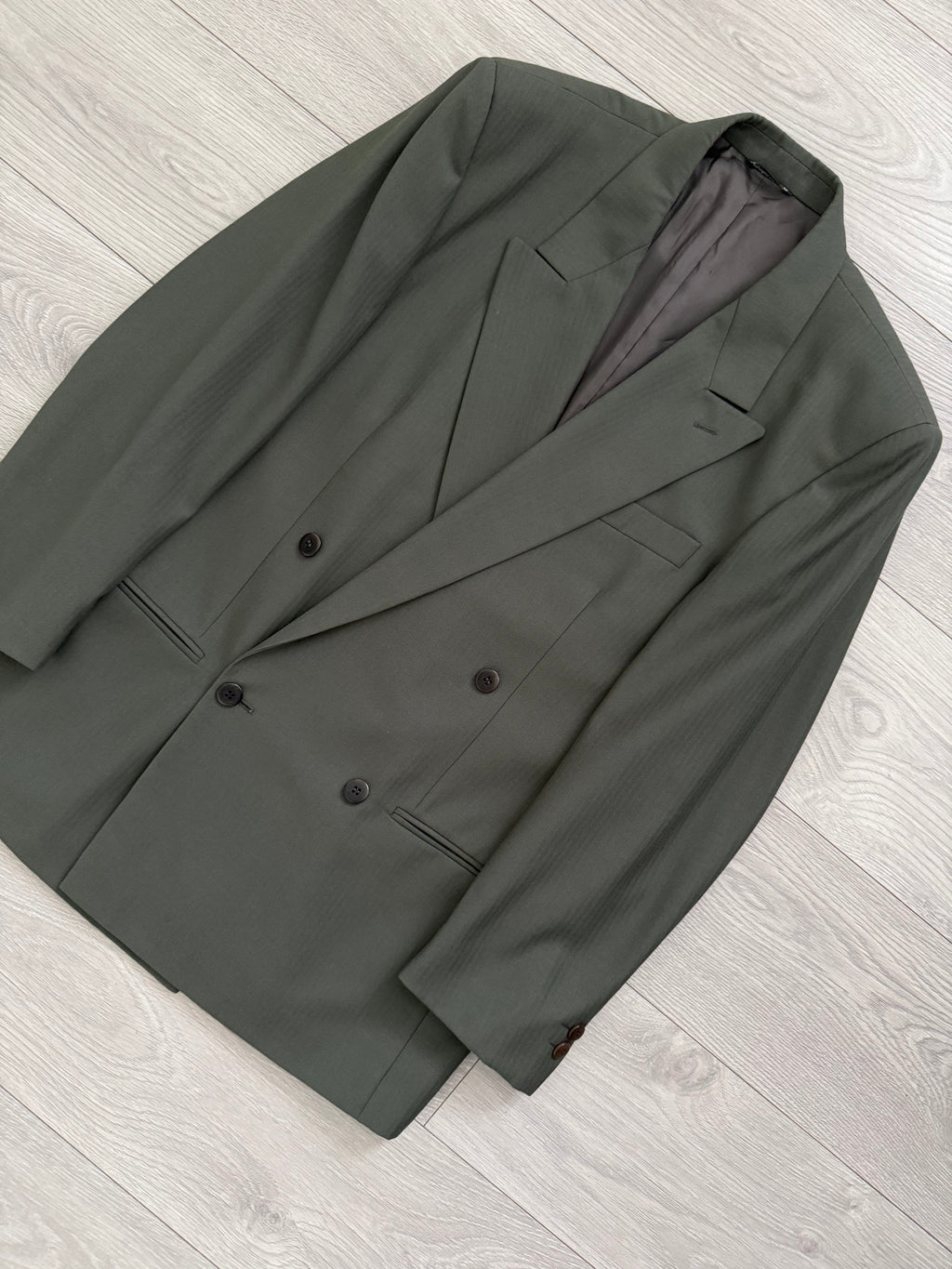 Versace 1980s Peak Lapel Double Breasted Pleated Draped Wool Green Suit - Size M Jacket / 31" Waist