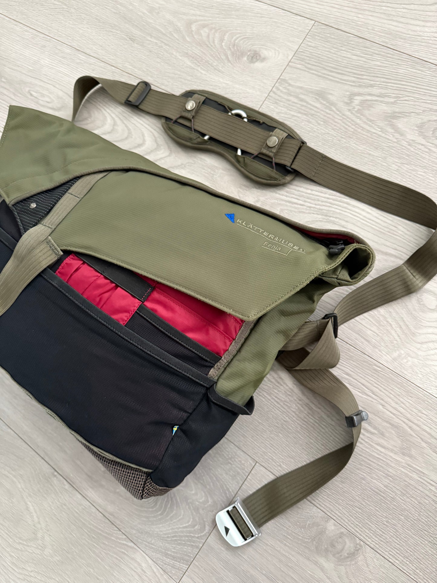 Klattermusen Fenja Technical Crossbody Bag