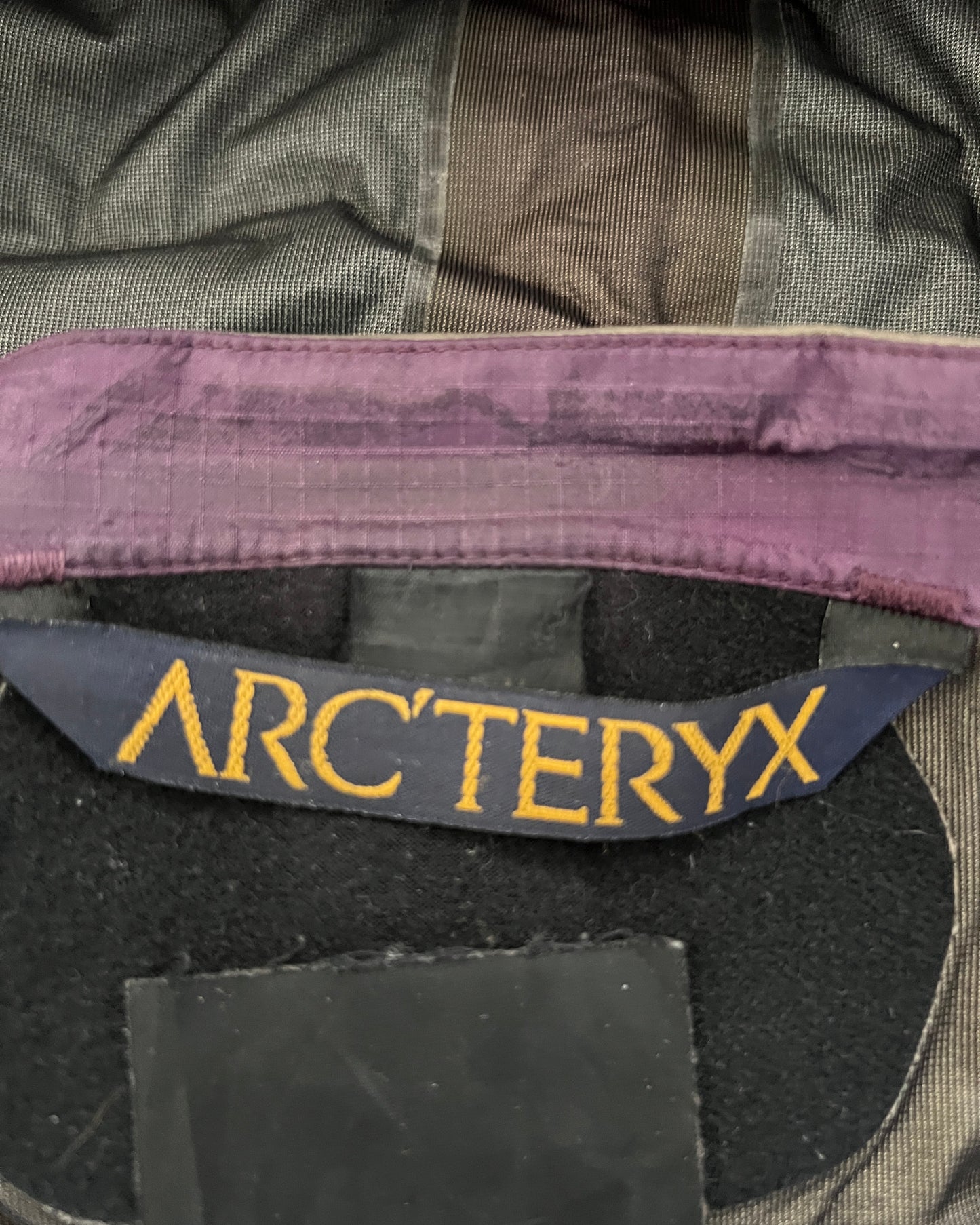 Arcteryx 1999 Kappa Golden Logo 'Stone' GoreTex Jacket - Size M