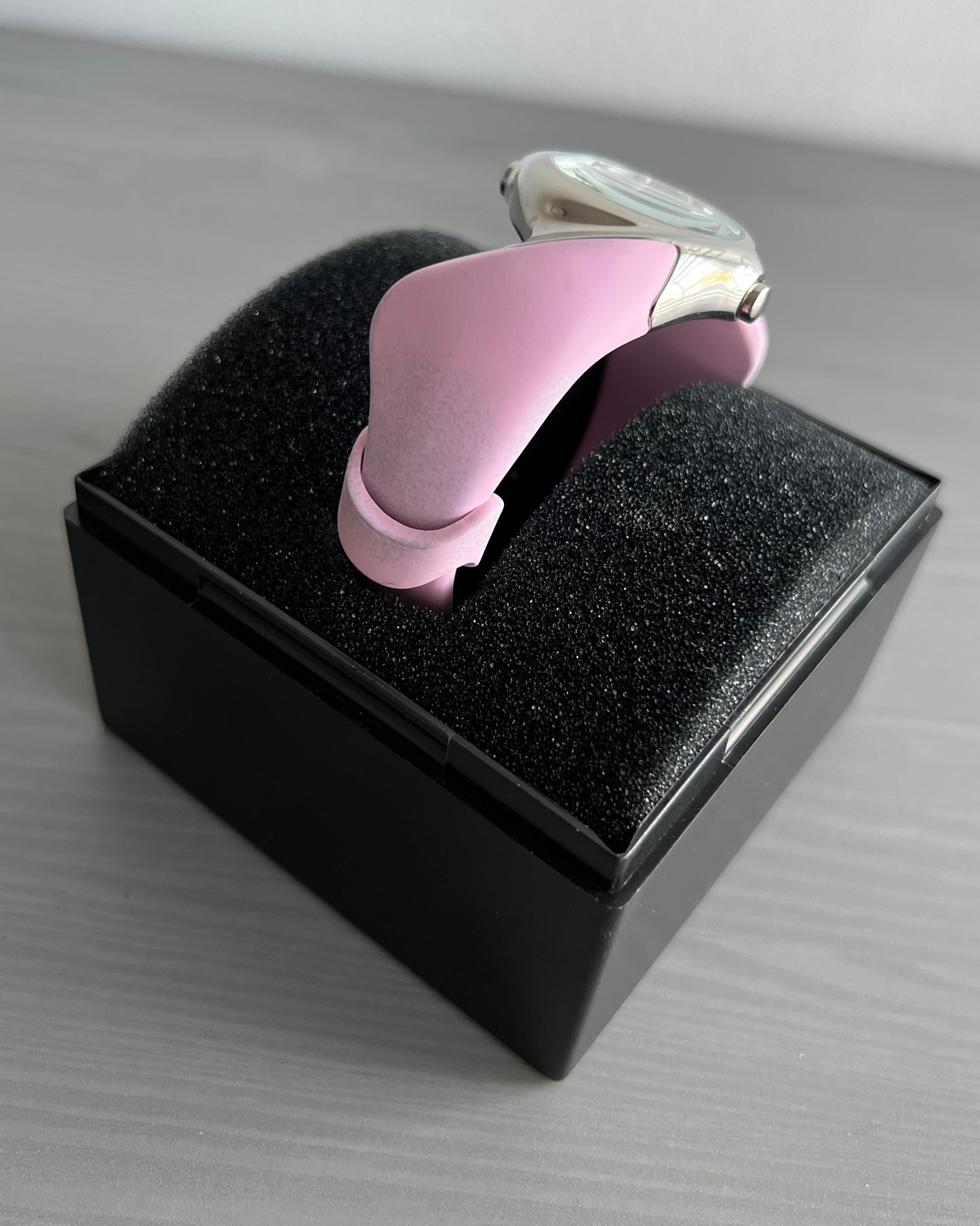 Oakley Crush 2.5 Watch in Polished Stainless Steel/Powder Pink